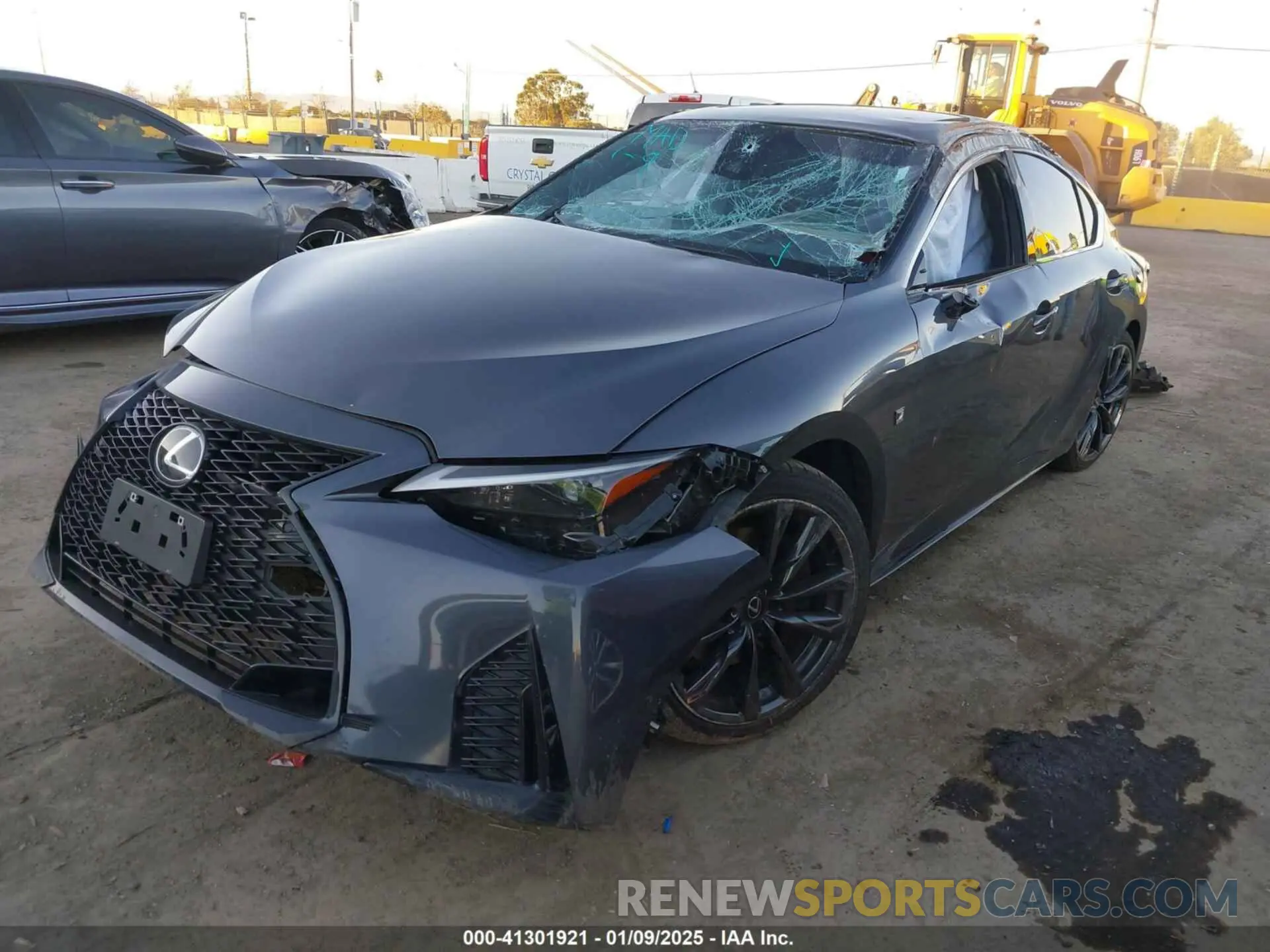 2 fotografías del automóvil dañado JTHGZ1B25P5069397 LEXUS IS 350 2023