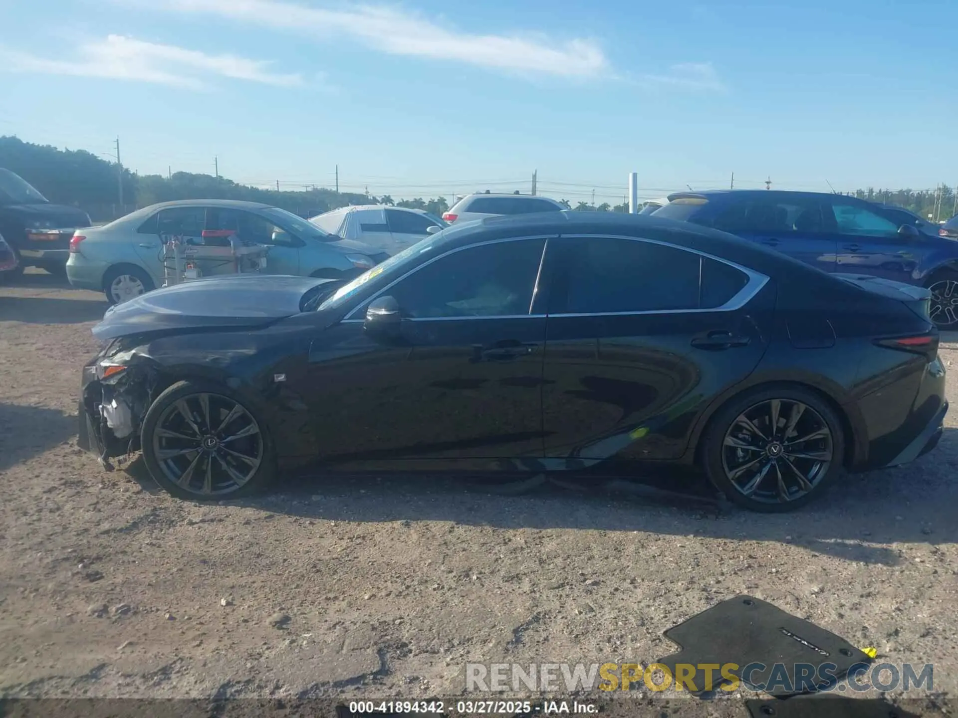 13 fotografías del automóvil dañado JTHGZ1B26P5067657 LEXUS IS 350 2023