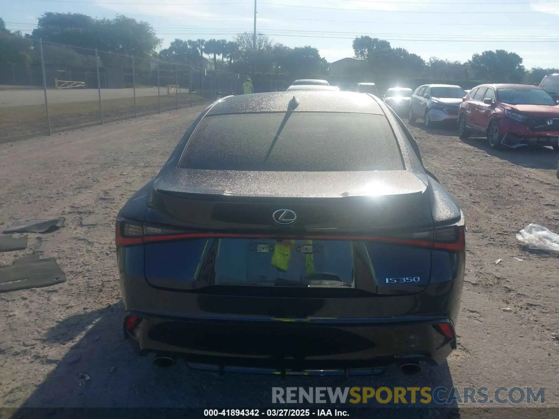 15 fotografías del automóvil dañado JTHGZ1B26P5067657 LEXUS IS 350 2023
