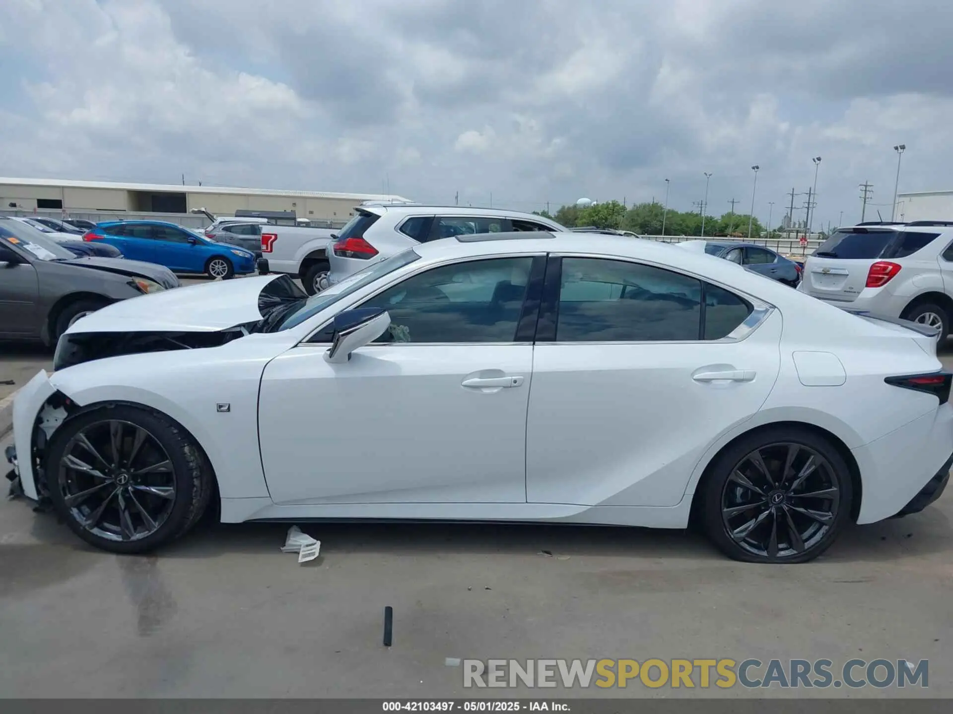 15 fotografías del automóvil dañado JTHGZ1B26P5071871 LEXUS IS 350 2023