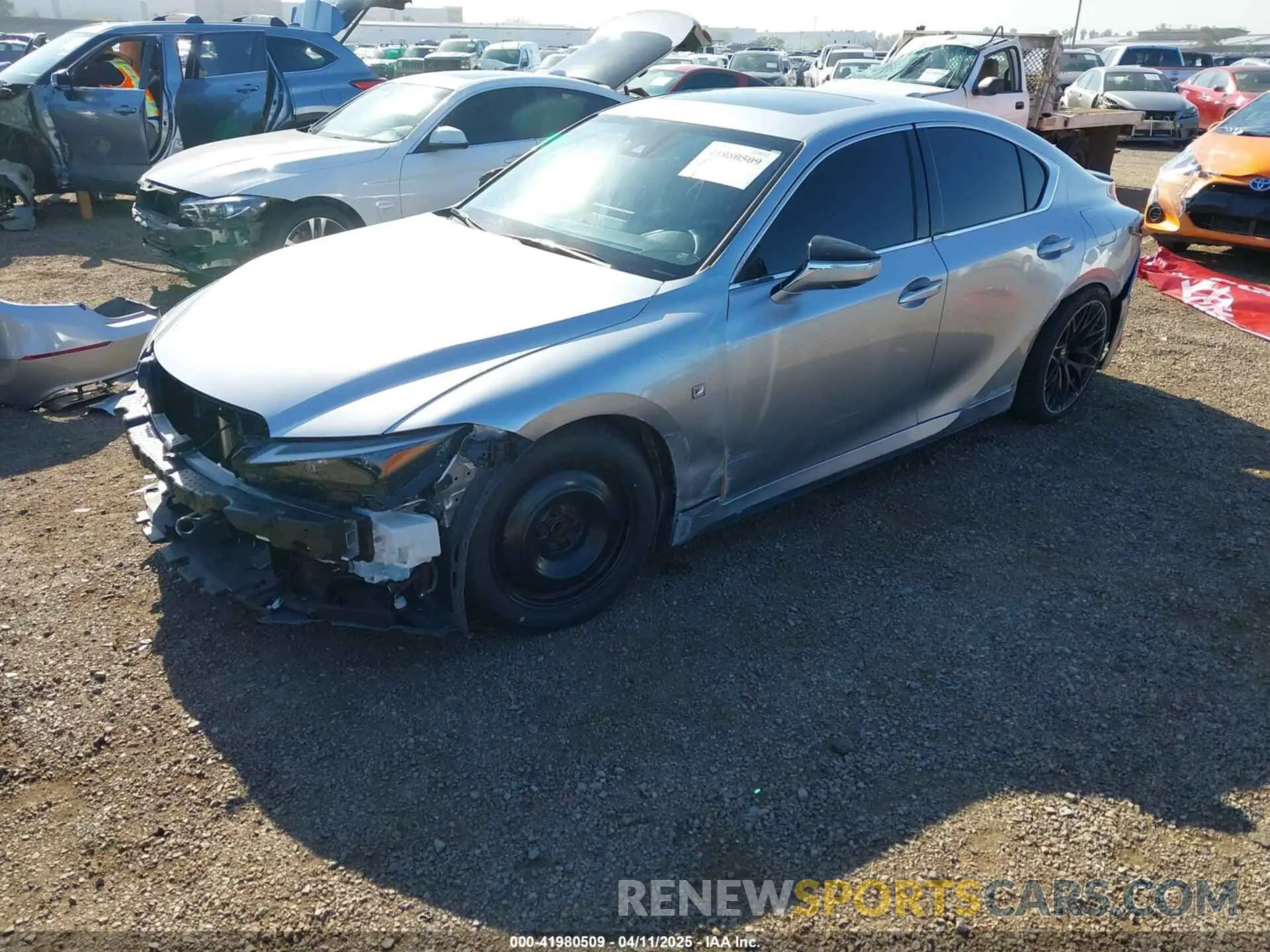 2 fotografías del automóvil dañado JTHGZ1B27P5069319 LEXUS IS 350 2023