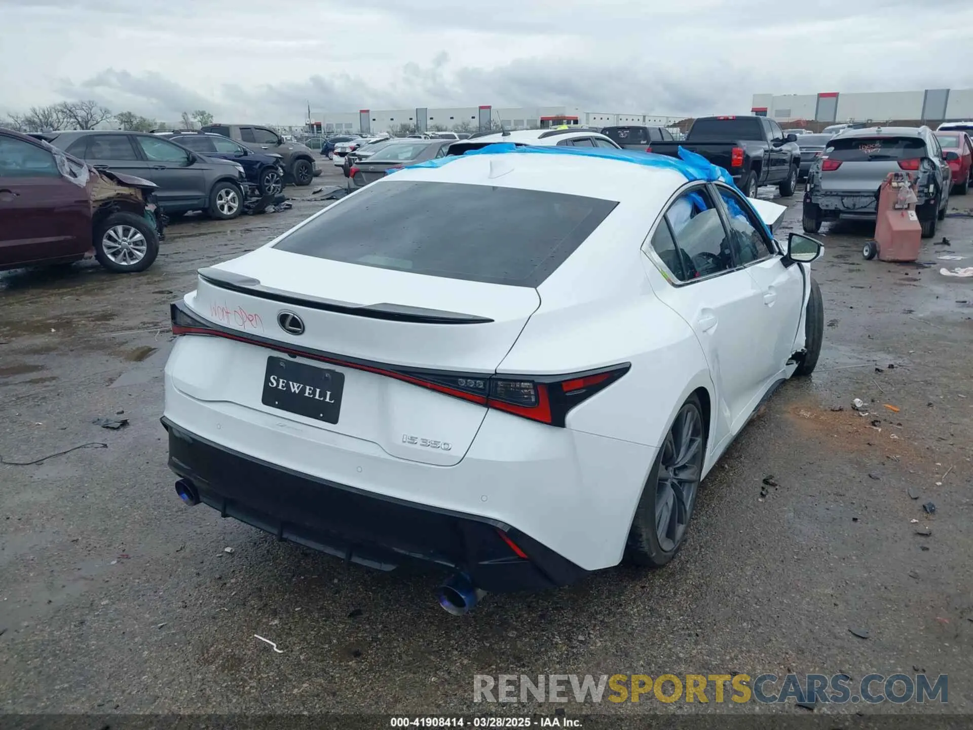 4 fotografías del automóvil dañado JTHGZ1B27P5071491 LEXUS IS 350 2023