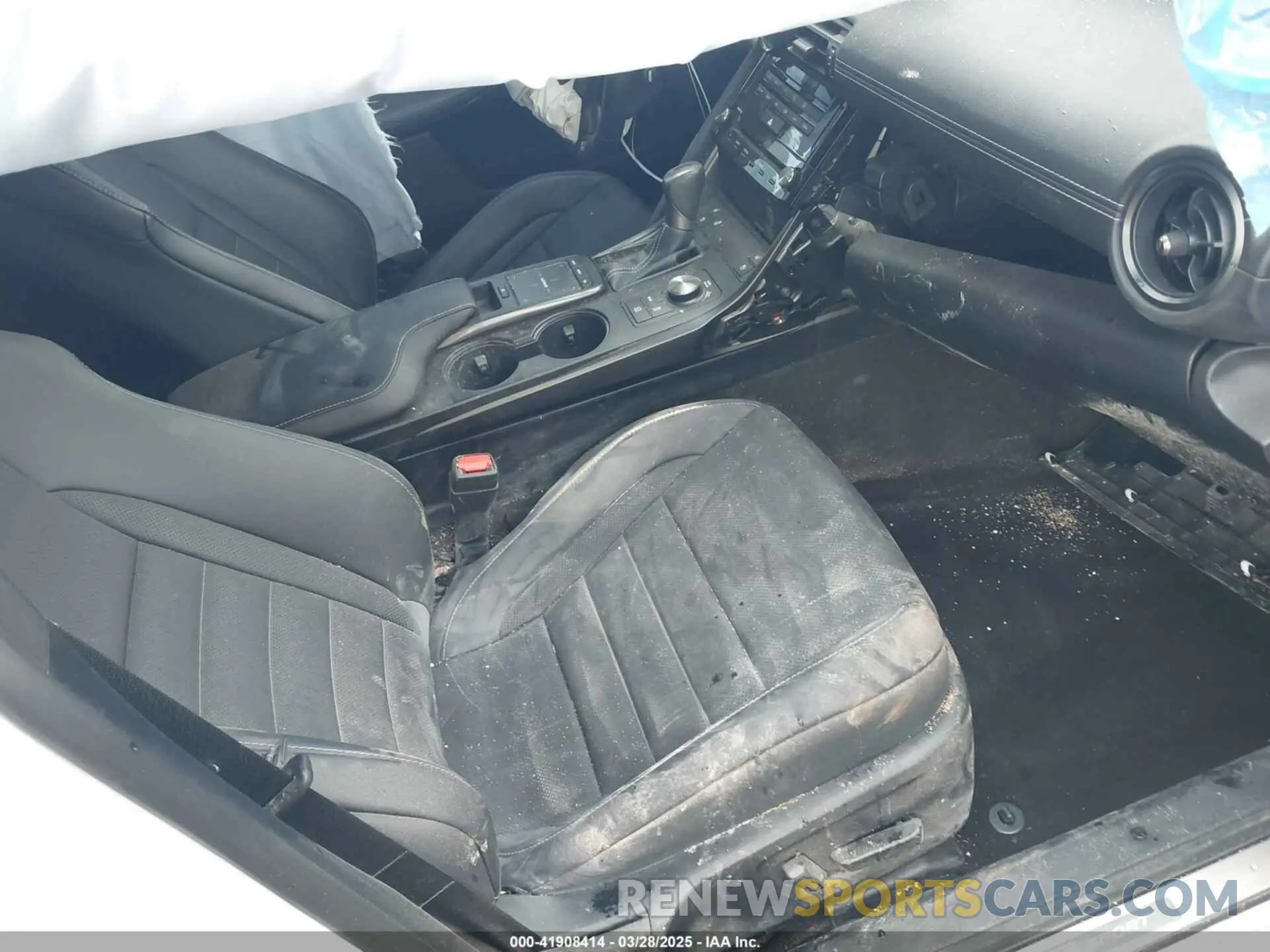 5 fotografías del automóvil dañado JTHGZ1B27P5071491 LEXUS IS 350 2023