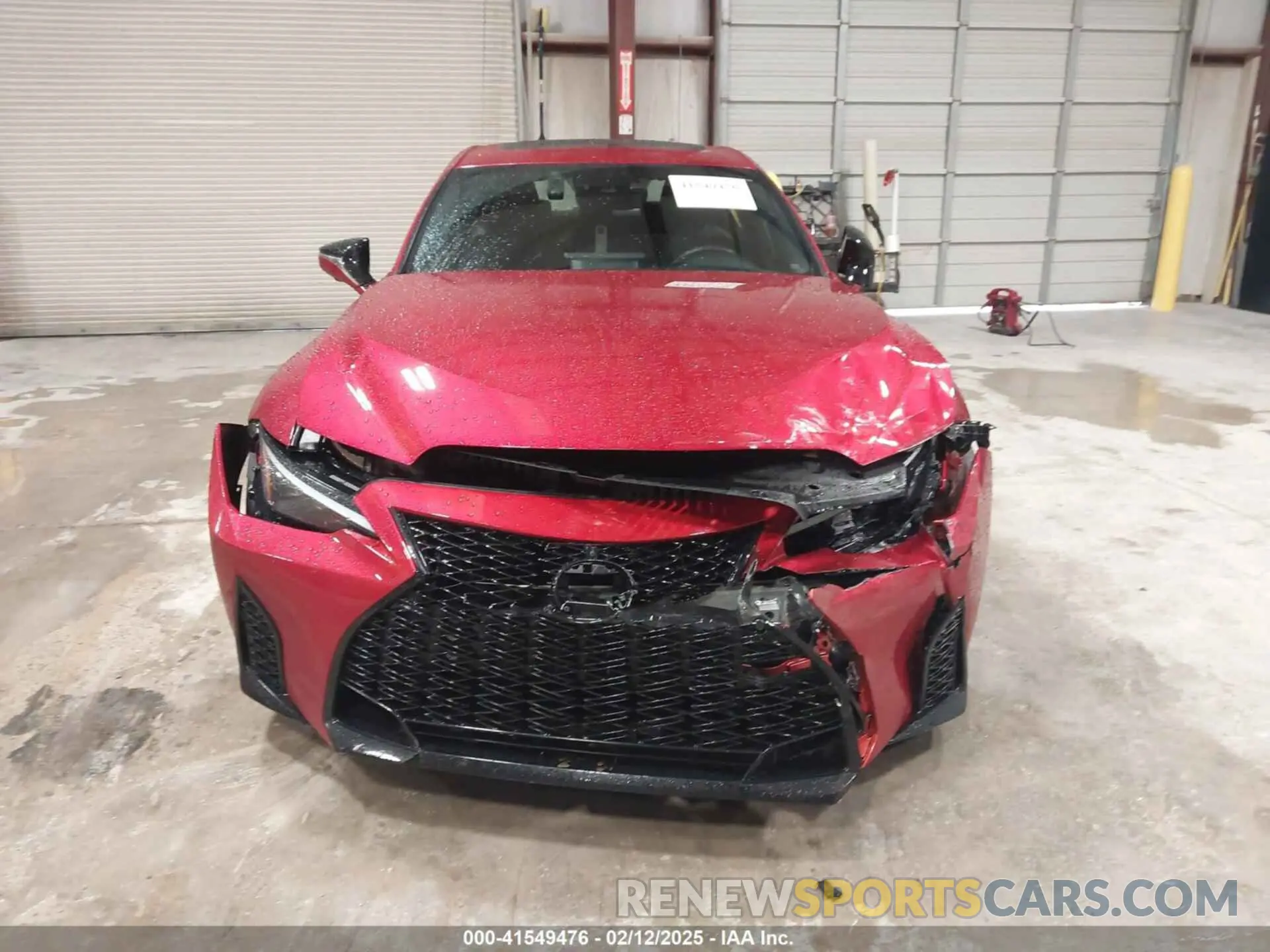 12 fotografías del automóvil dañado JTHGZ1B28P5067949 LEXUS IS 350 2023