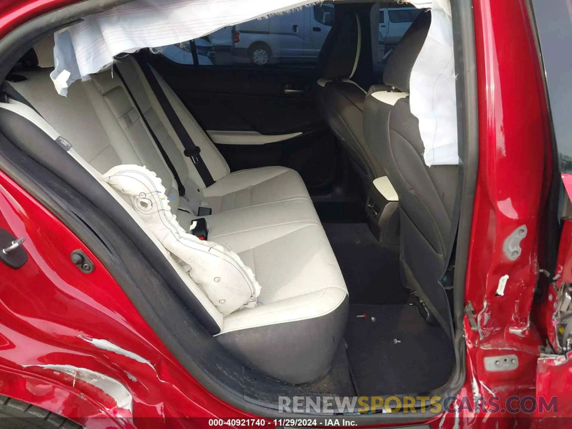 8 fotografías del automóvil dañado JTHGZ1B28P5069376 LEXUS IS 350 2023