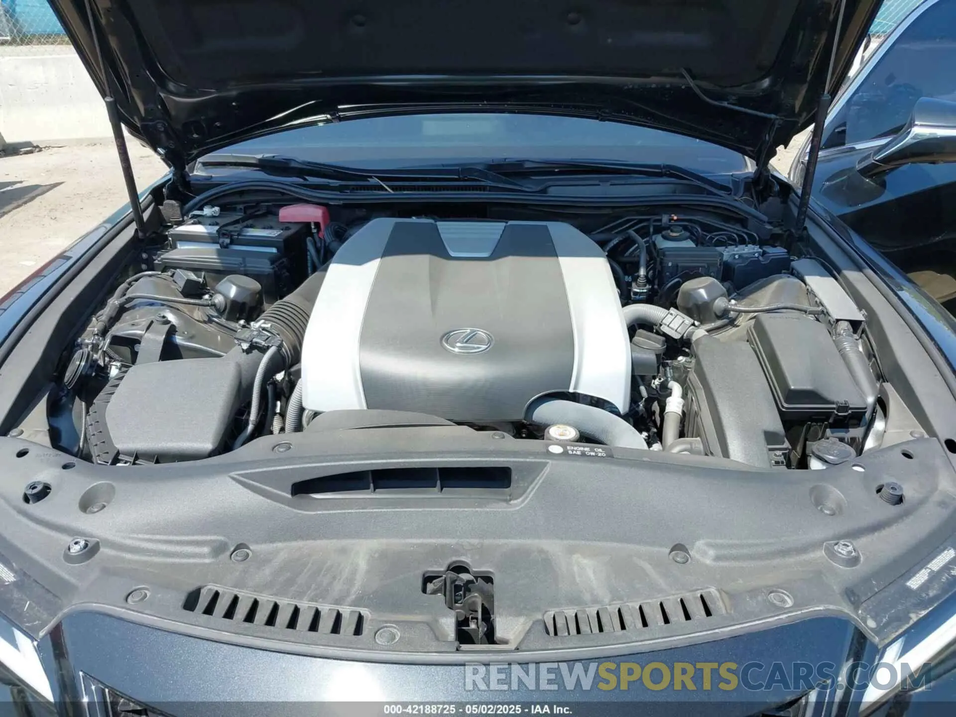 10 fotografías del automóvil dañado JTHGZ1B29P5071363 LEXUS IS 350 2023
