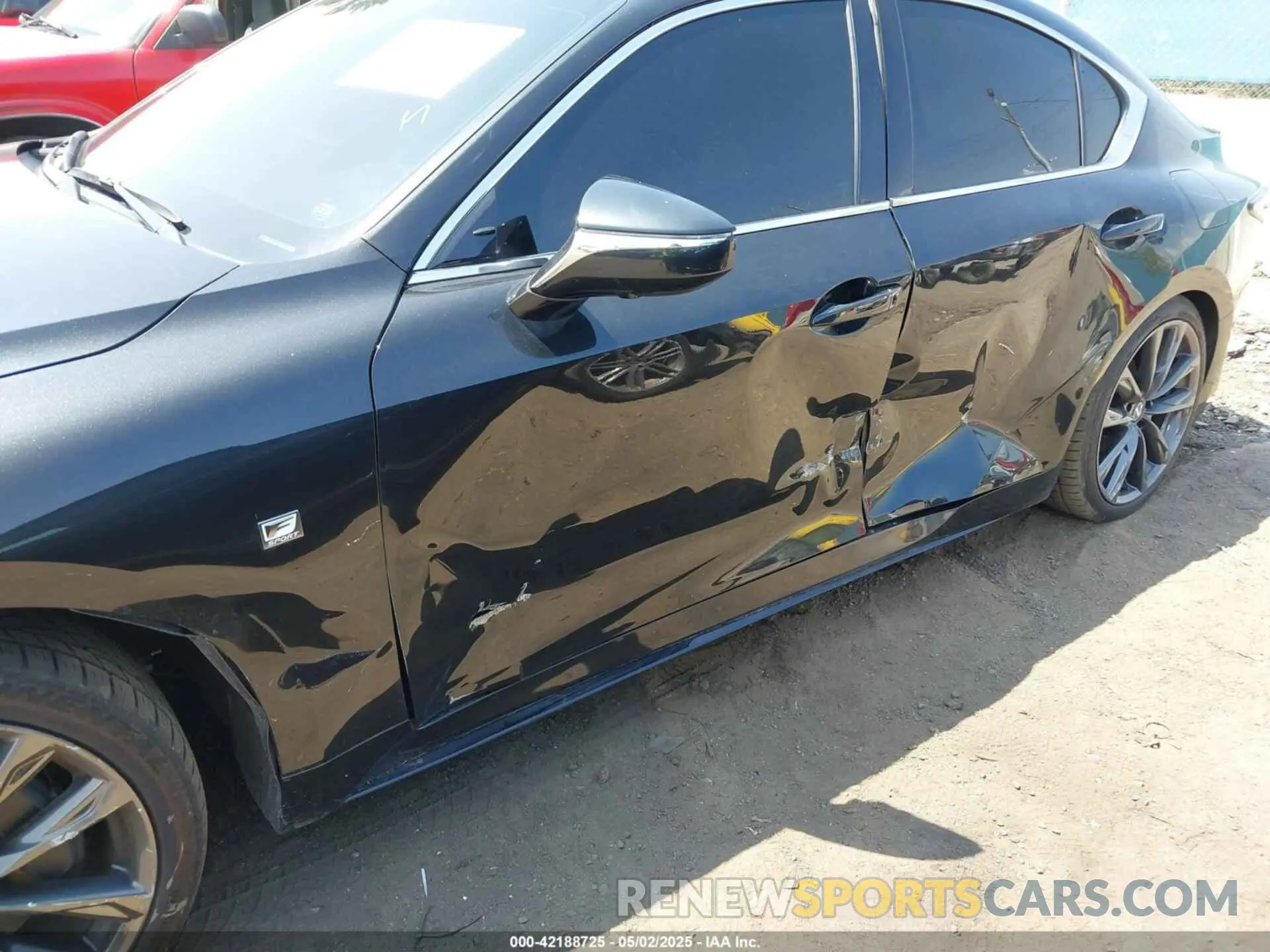 17 fotografías del automóvil dañado JTHGZ1B29P5071363 LEXUS IS 350 2023