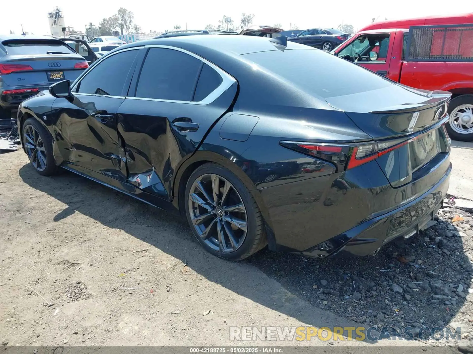 3 fotografías del automóvil dañado JTHGZ1B29P5071363 LEXUS IS 350 2023