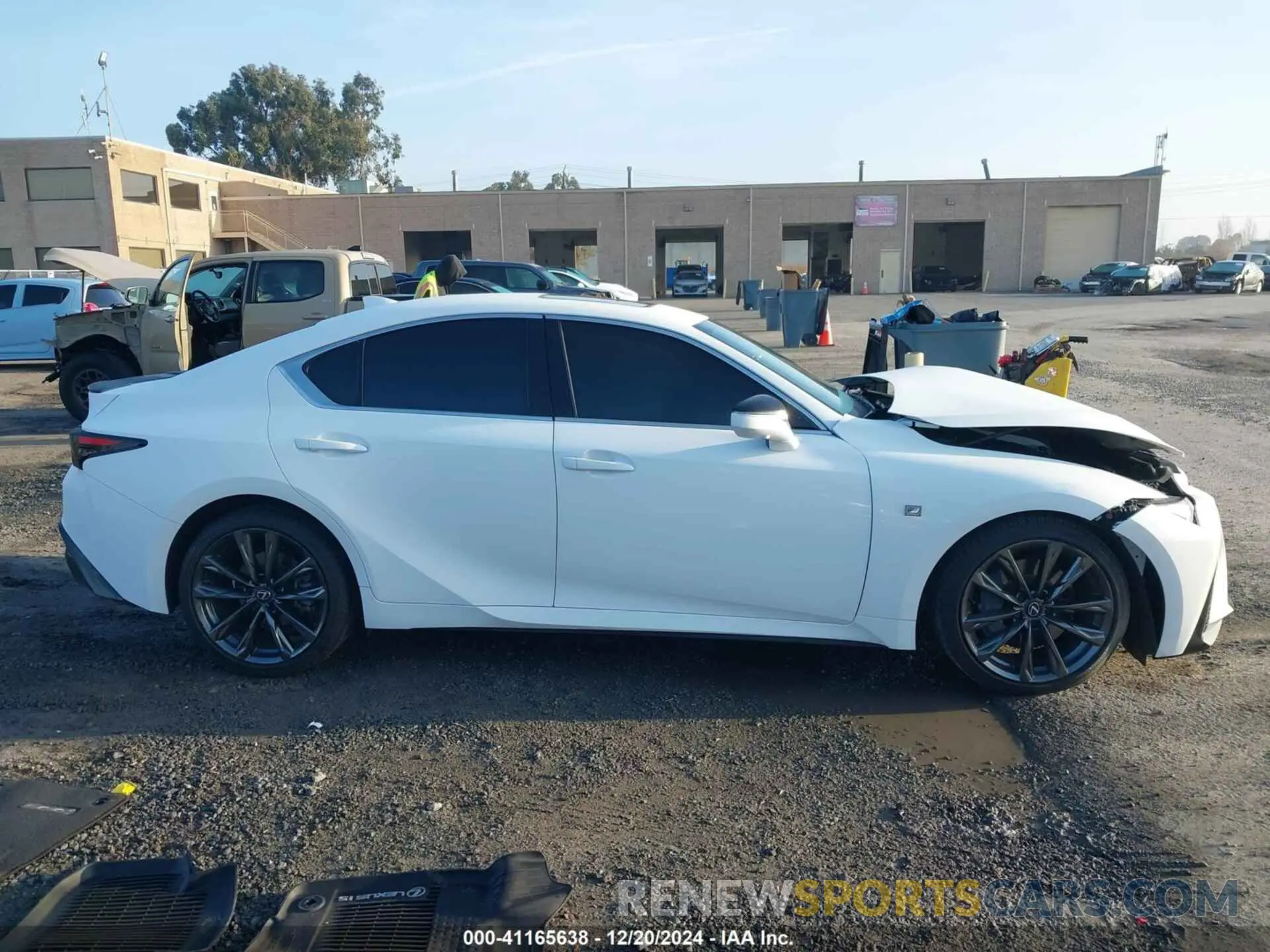 13 fotografías del automóvil dañado JTHGZ1B2XP5059223 LEXUS IS 350 2023
