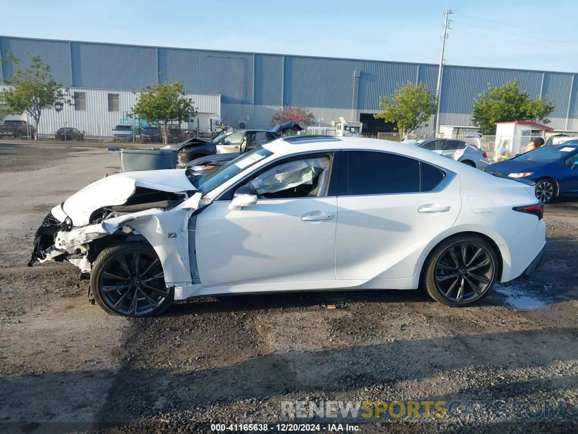 14 fotografías del automóvil dañado JTHGZ1B2XP5059223 LEXUS IS 350 2023
