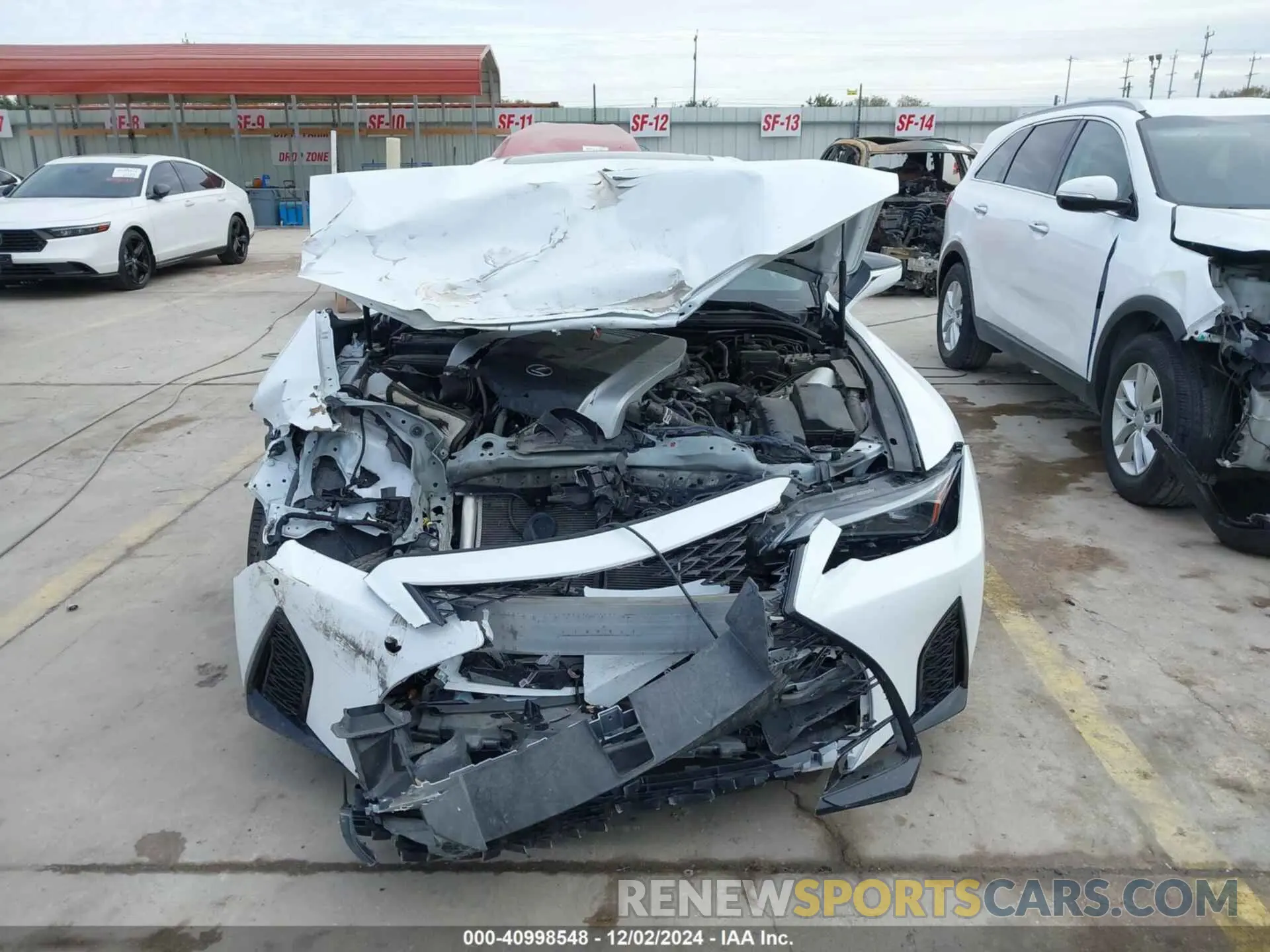 12 fotografías del automóvil dañado JTHGZ1B2XP5059612 LEXUS IS 350 2023