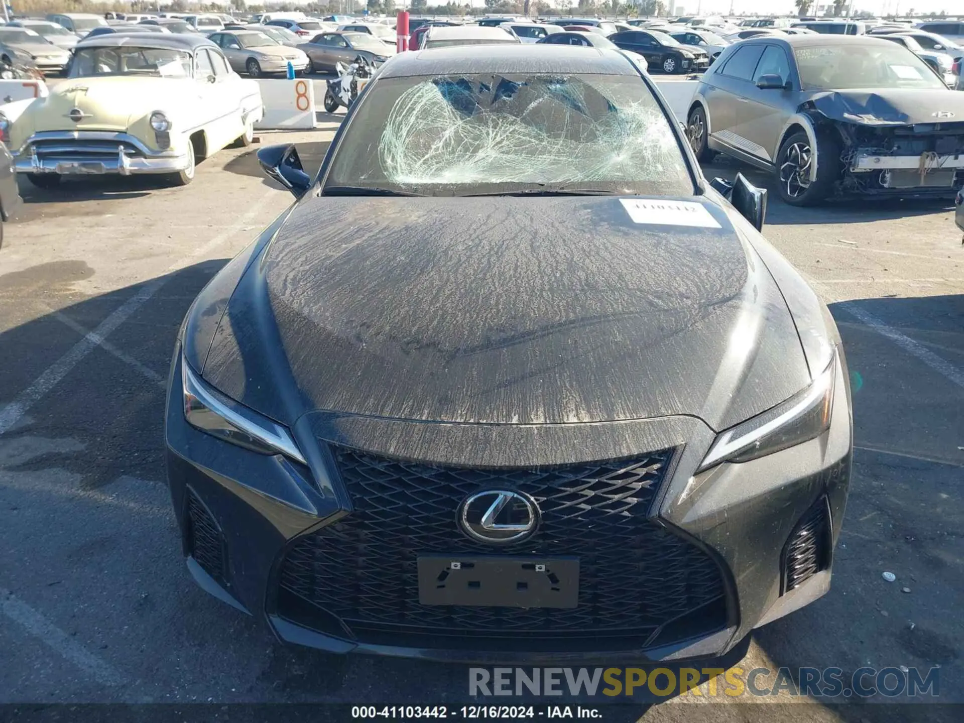 12 fotografías del automóvil dañado JTHGZ1B2XP5061098 LEXUS IS 350 2023