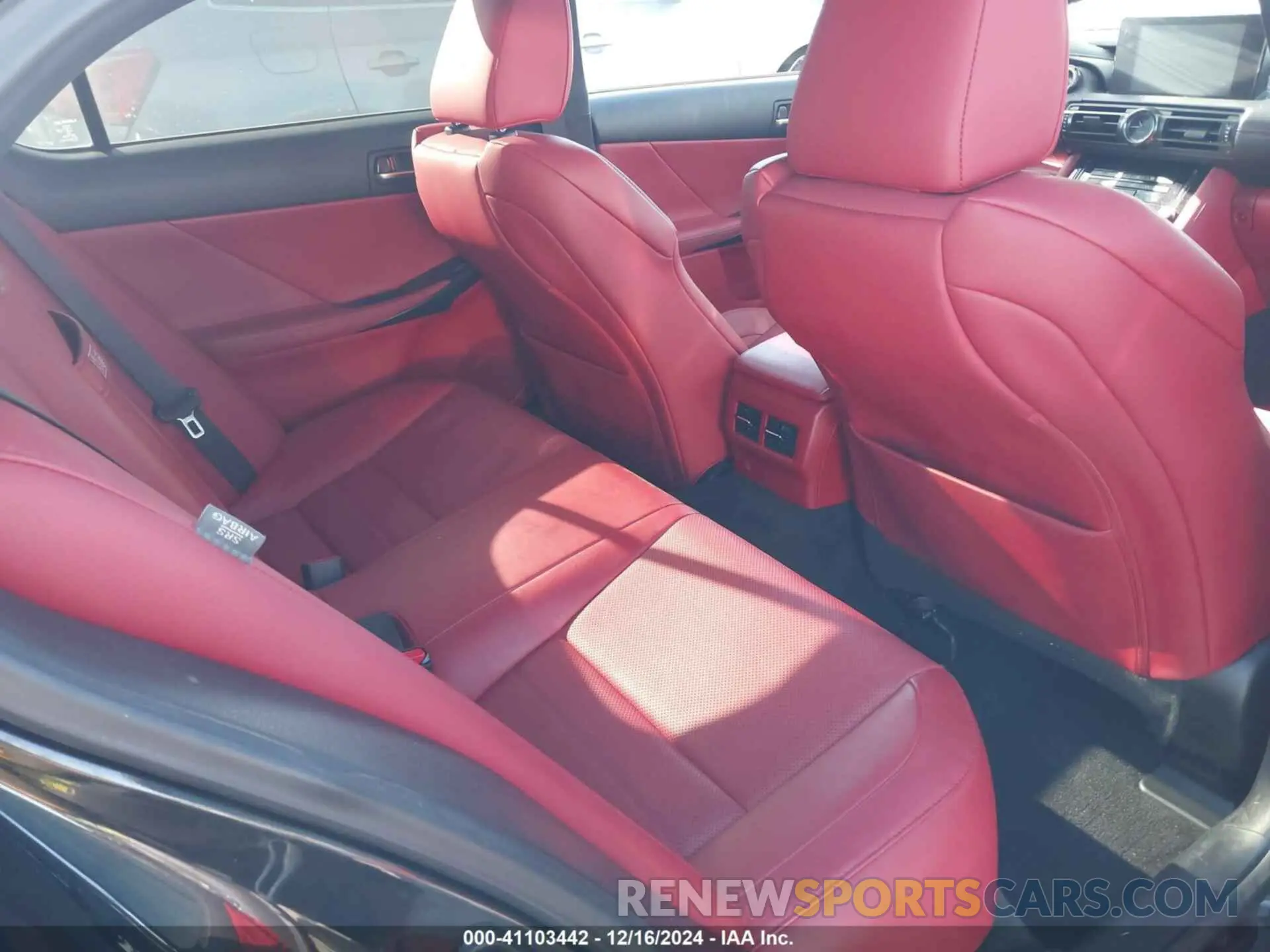 8 fotografías del automóvil dañado JTHGZ1B2XP5061098 LEXUS IS 350 2023