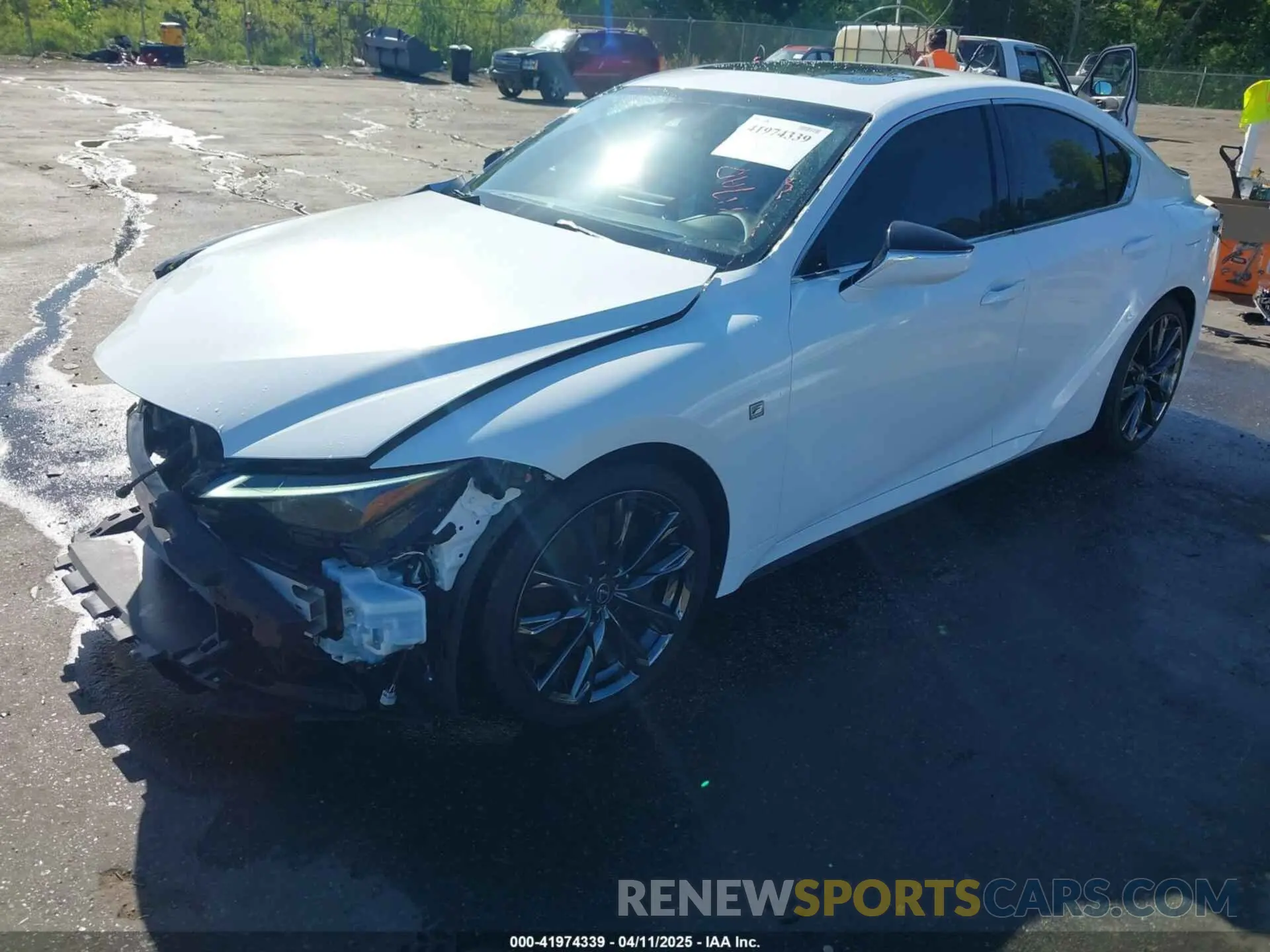2 fotografías del automóvil dañado JTHGZ1B2XP5065331 LEXUS IS 350 2023