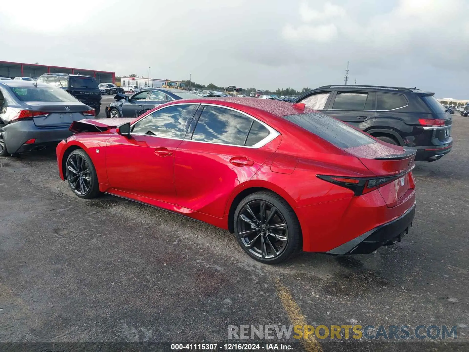3 fotografías del automóvil dañado JTHGZ1B2XP5069864 LEXUS IS 350 2023