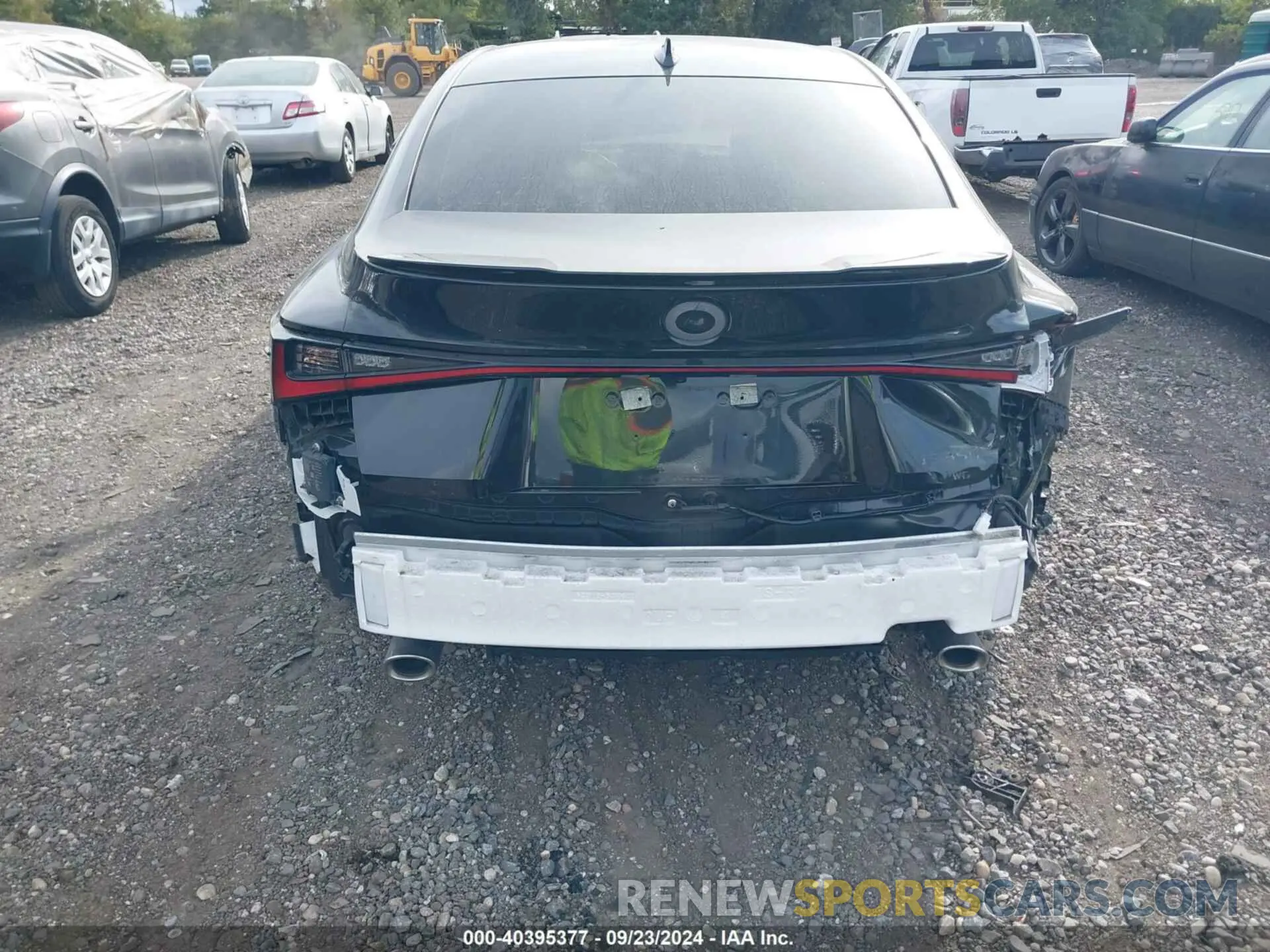 17 fotografías del automóvil dañado JTHGZ1E21P5029412 LEXUS IS 350 2023