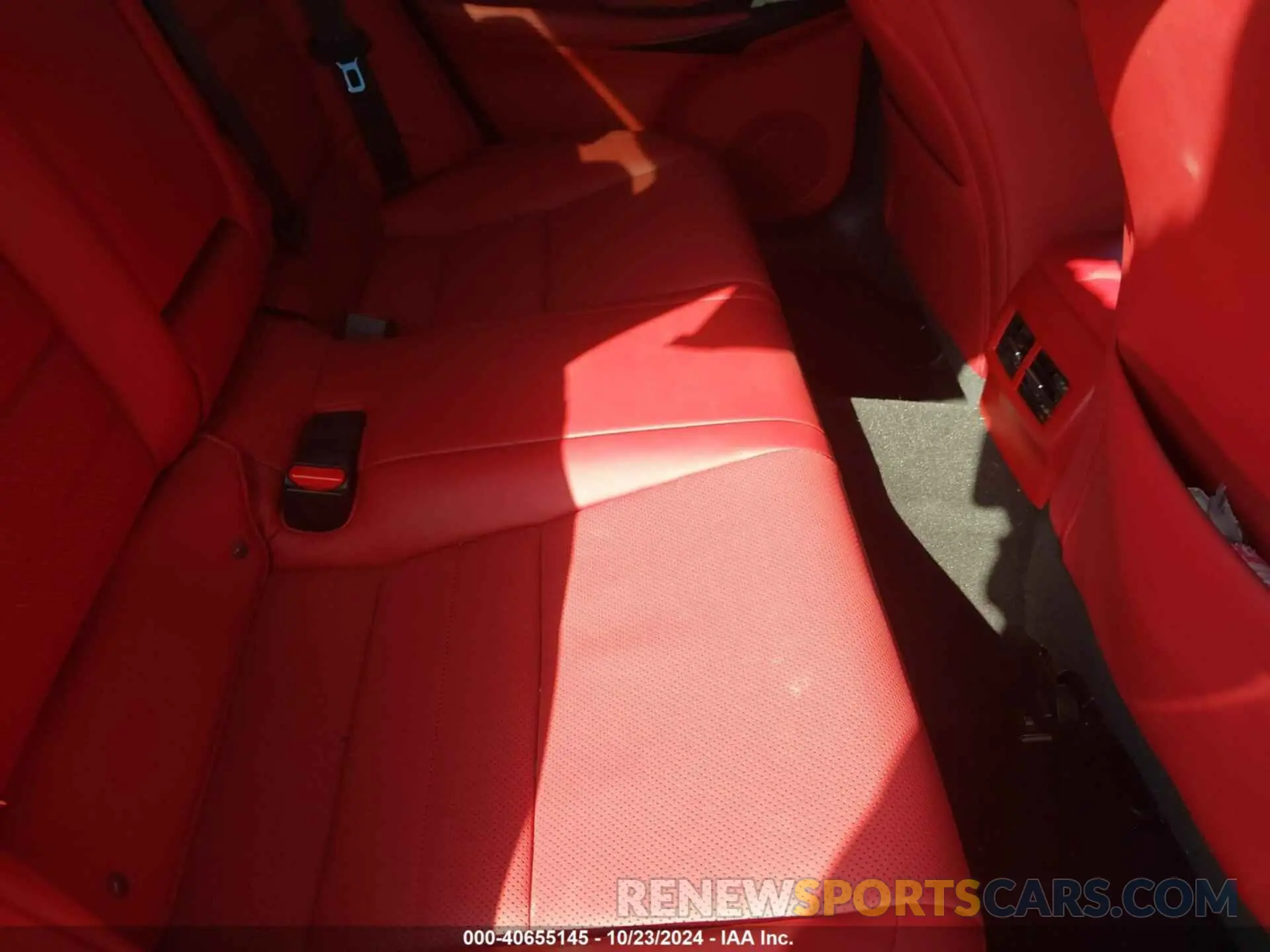 8 fotografías del automóvil dañado JTHGZ1E21P5032133 LEXUS IS 350 2023