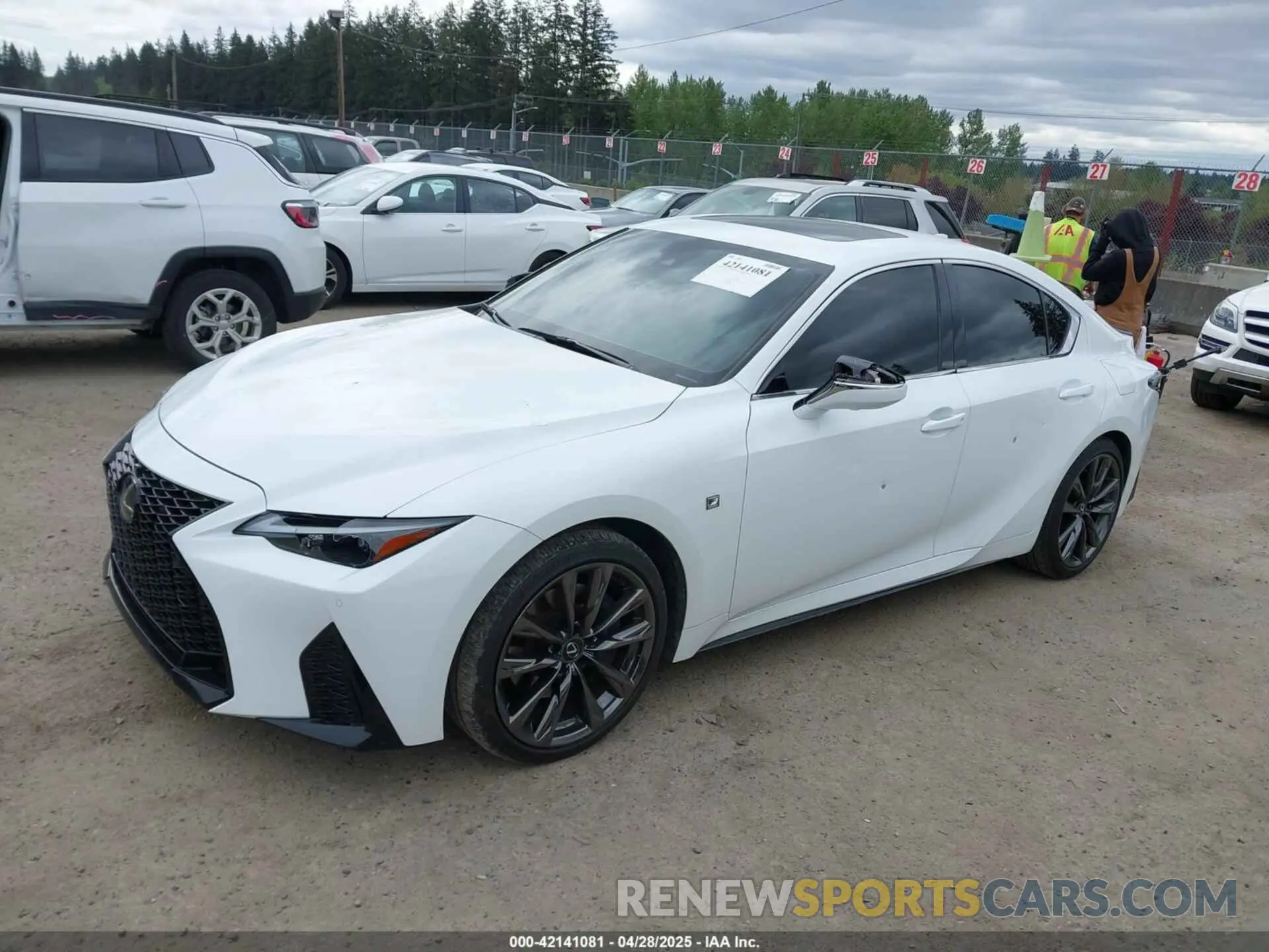 14 fotografías del automóvil dañado JTHGZ1E22P5029273 LEXUS IS 350 2023