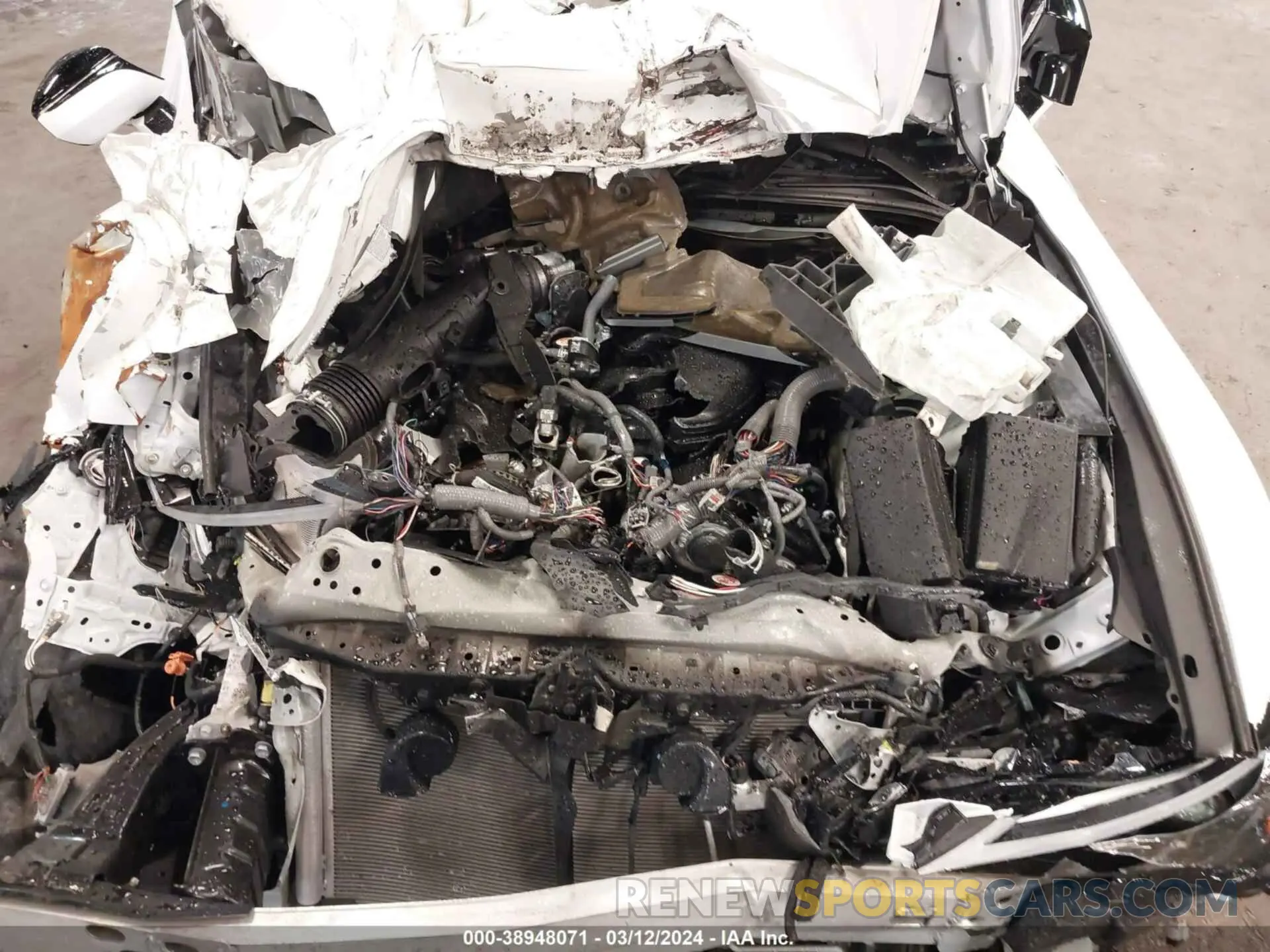 10 fotografías del automóvil dañado JTHGZ1E27P5029270 LEXUS IS 350 2023
