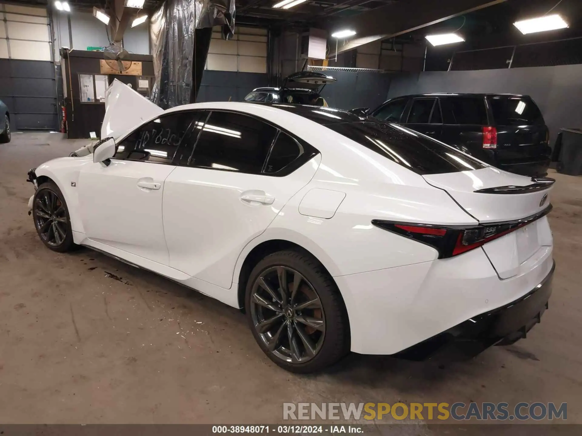 3 fotografías del automóvil dañado JTHGZ1E27P5029270 LEXUS IS 350 2023