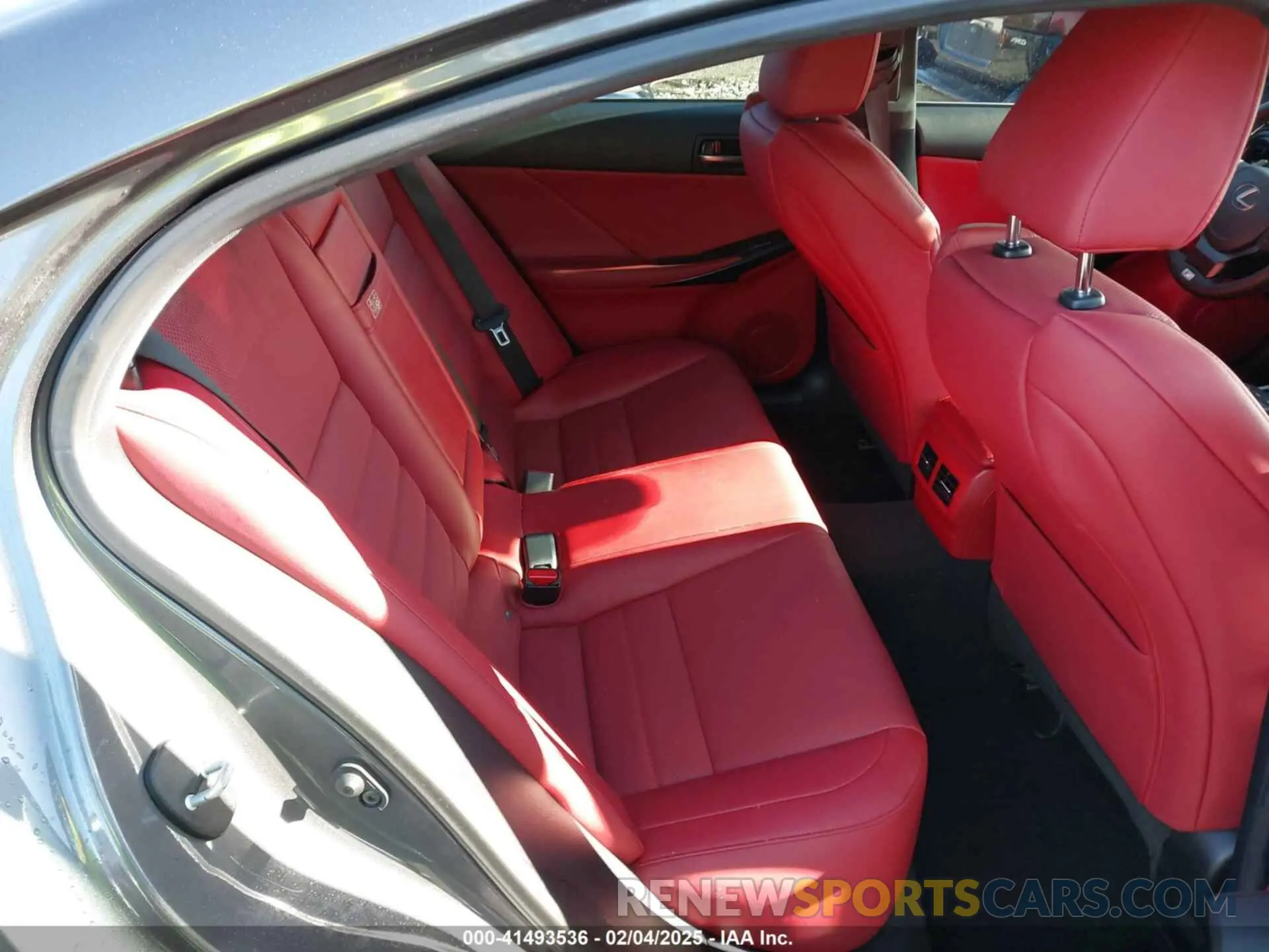 8 fotografías del automóvil dañado JTHGZ1E28P5027415 LEXUS IS 350 2023