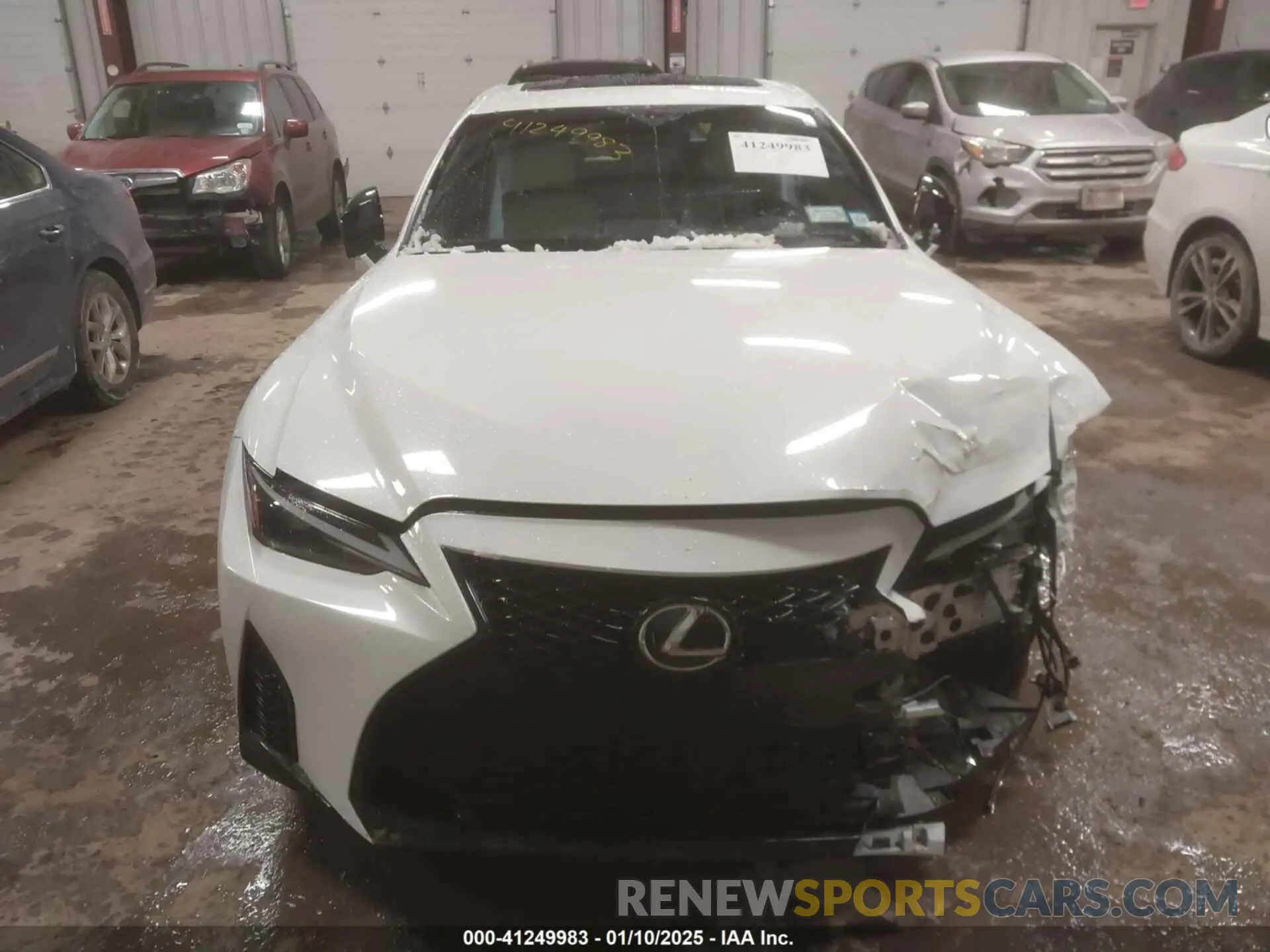 12 fotografías del automóvil dañado JTHGZ1E28P5032470 LEXUS IS 350 2023