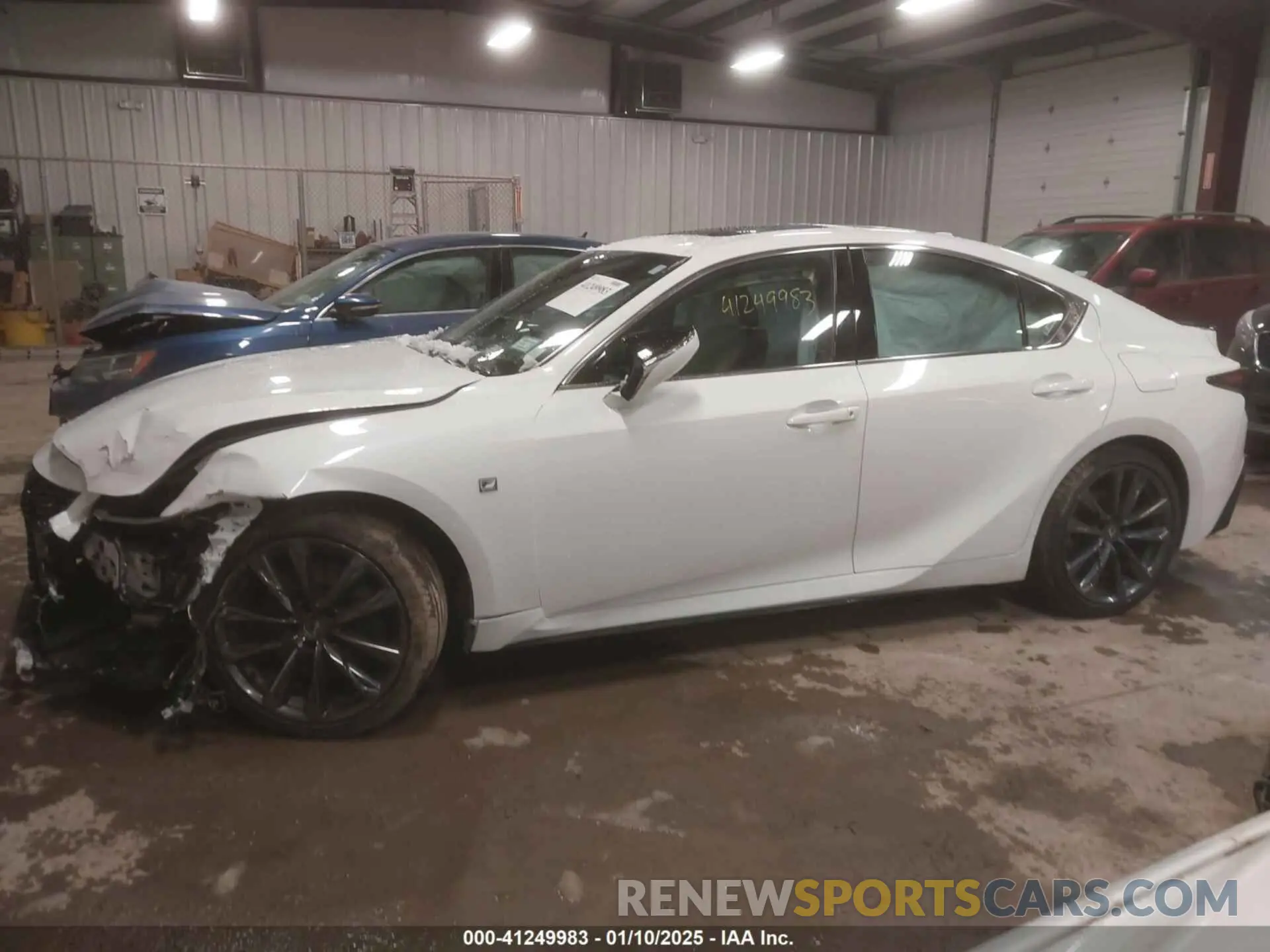 14 fotografías del automóvil dañado JTHGZ1E28P5032470 LEXUS IS 350 2023