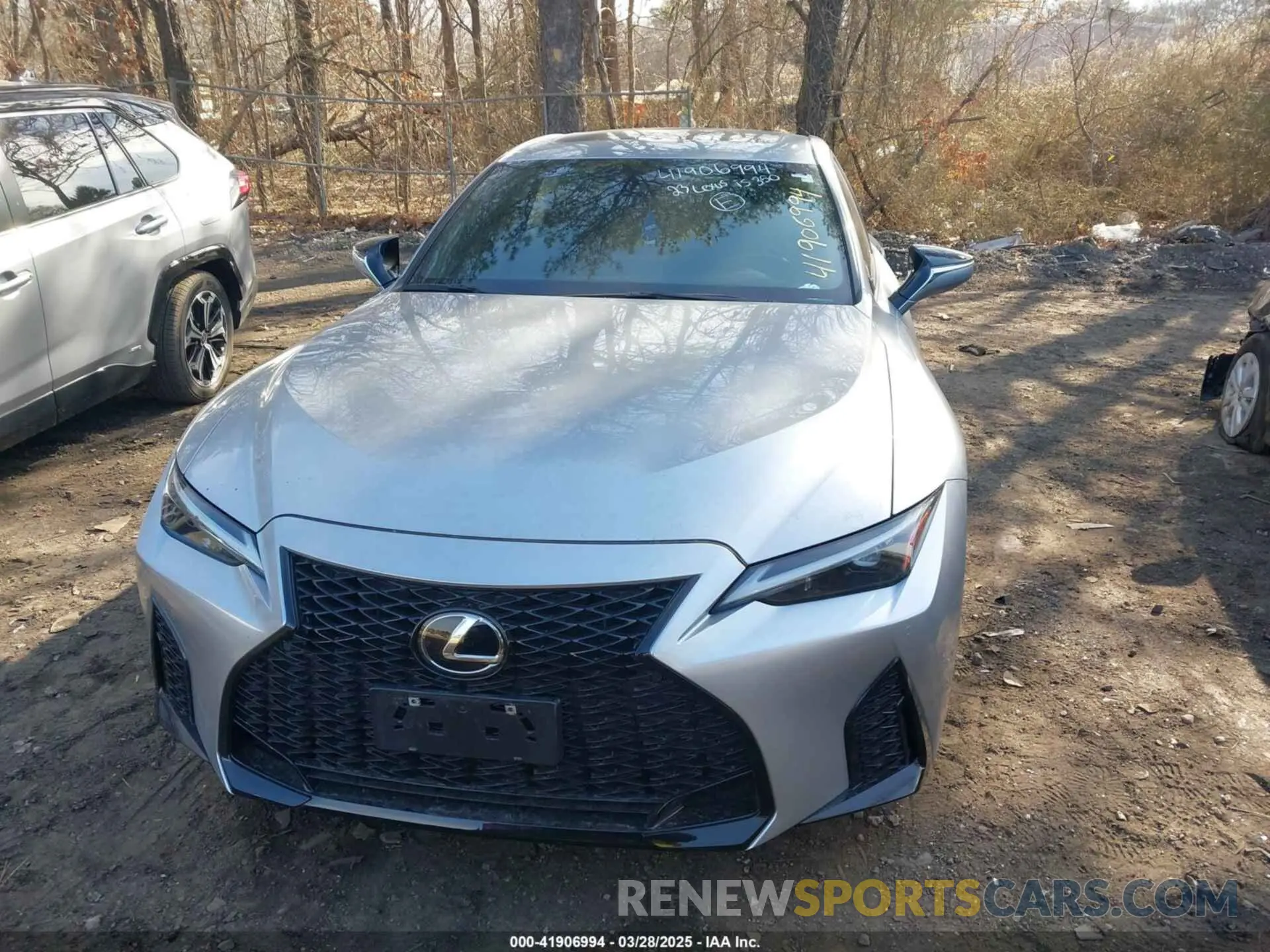 12 fotografías del automóvil dañado JTHGZ1E2XP5027982 LEXUS IS 350 2023