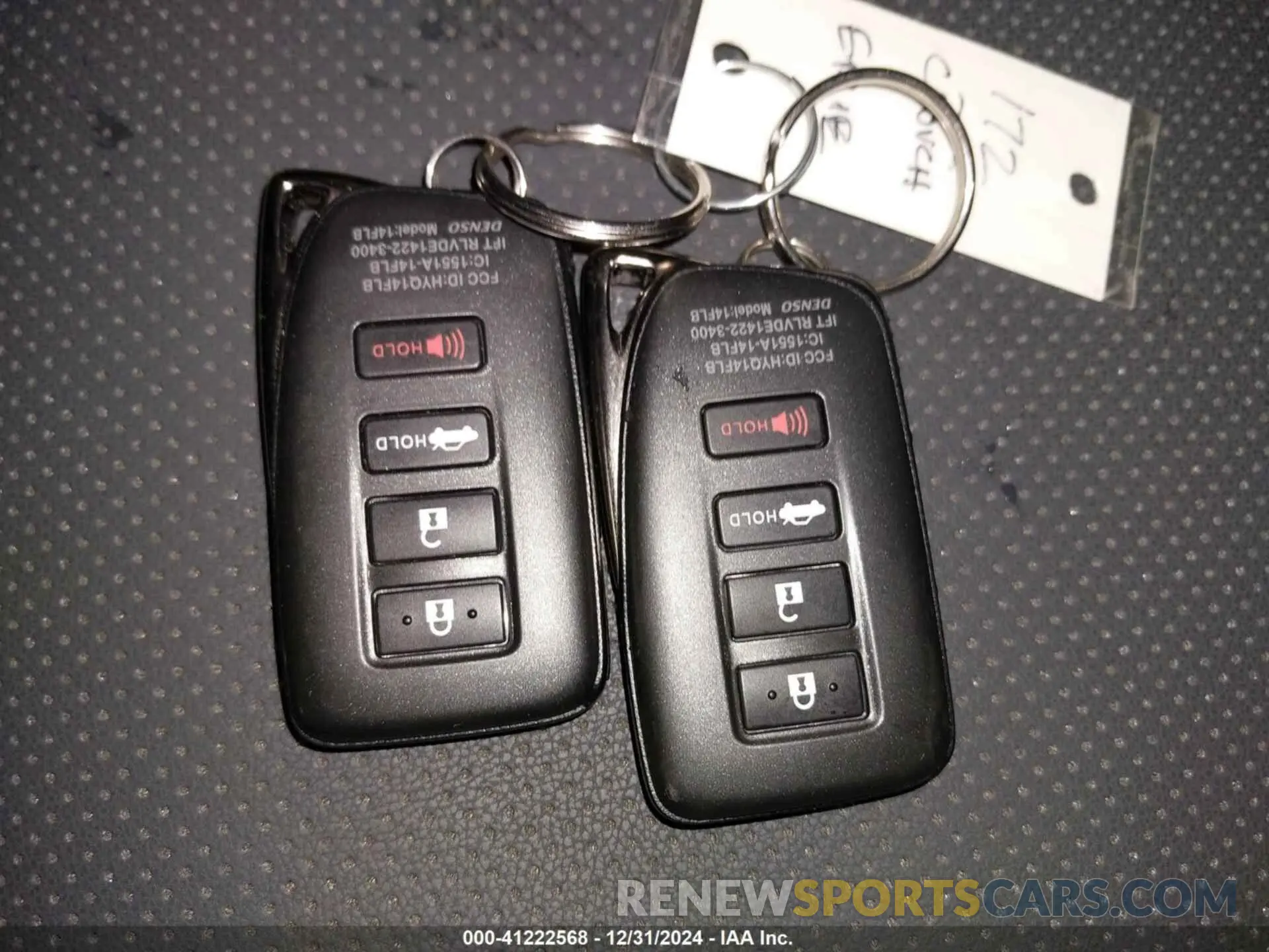 11 fotografías del automóvil dañado JTHBZ1B20R5080143 LEXUS IS 350 2024