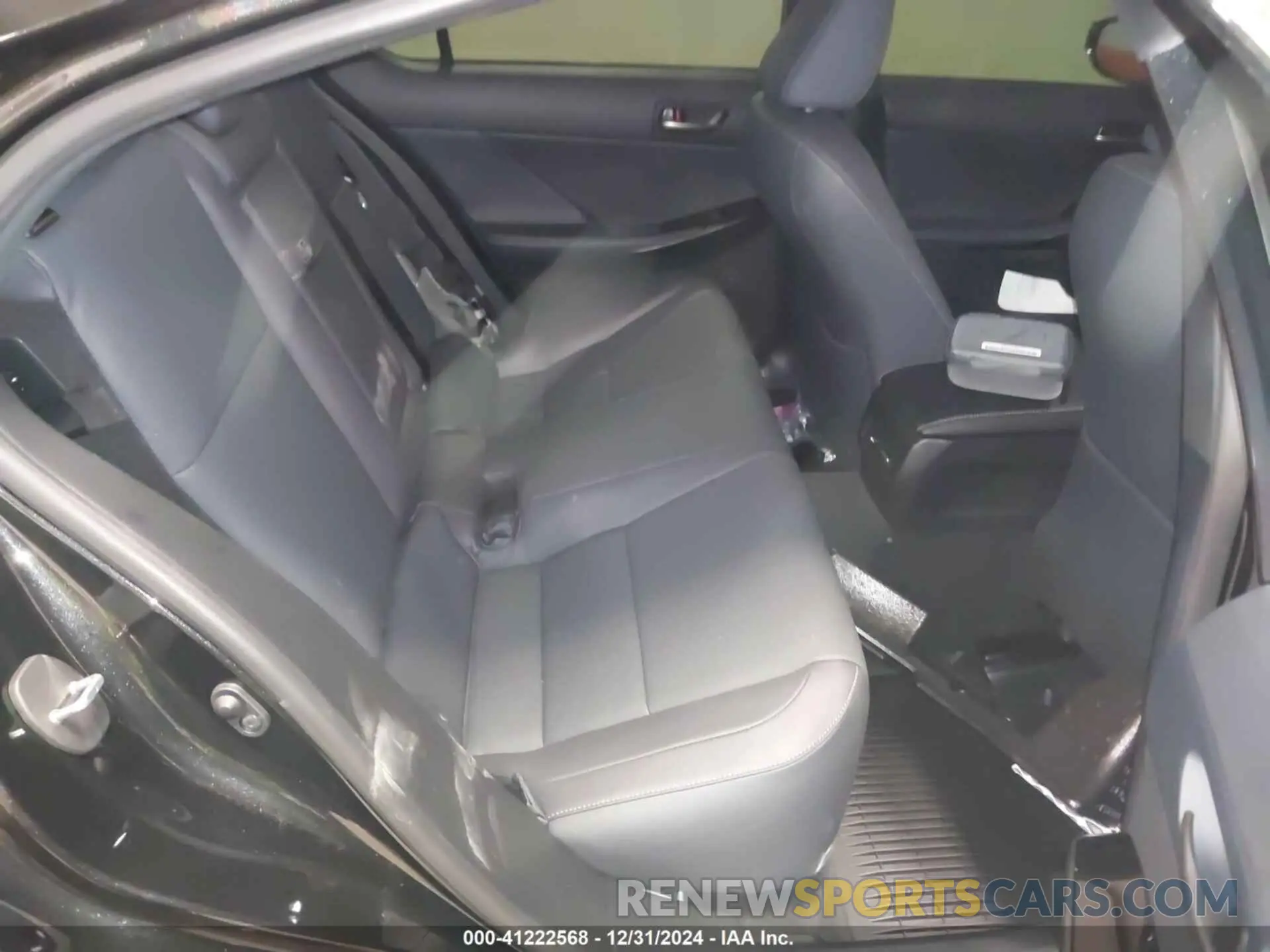 8 fotografías del automóvil dañado JTHBZ1B20R5080143 LEXUS IS 350 2024