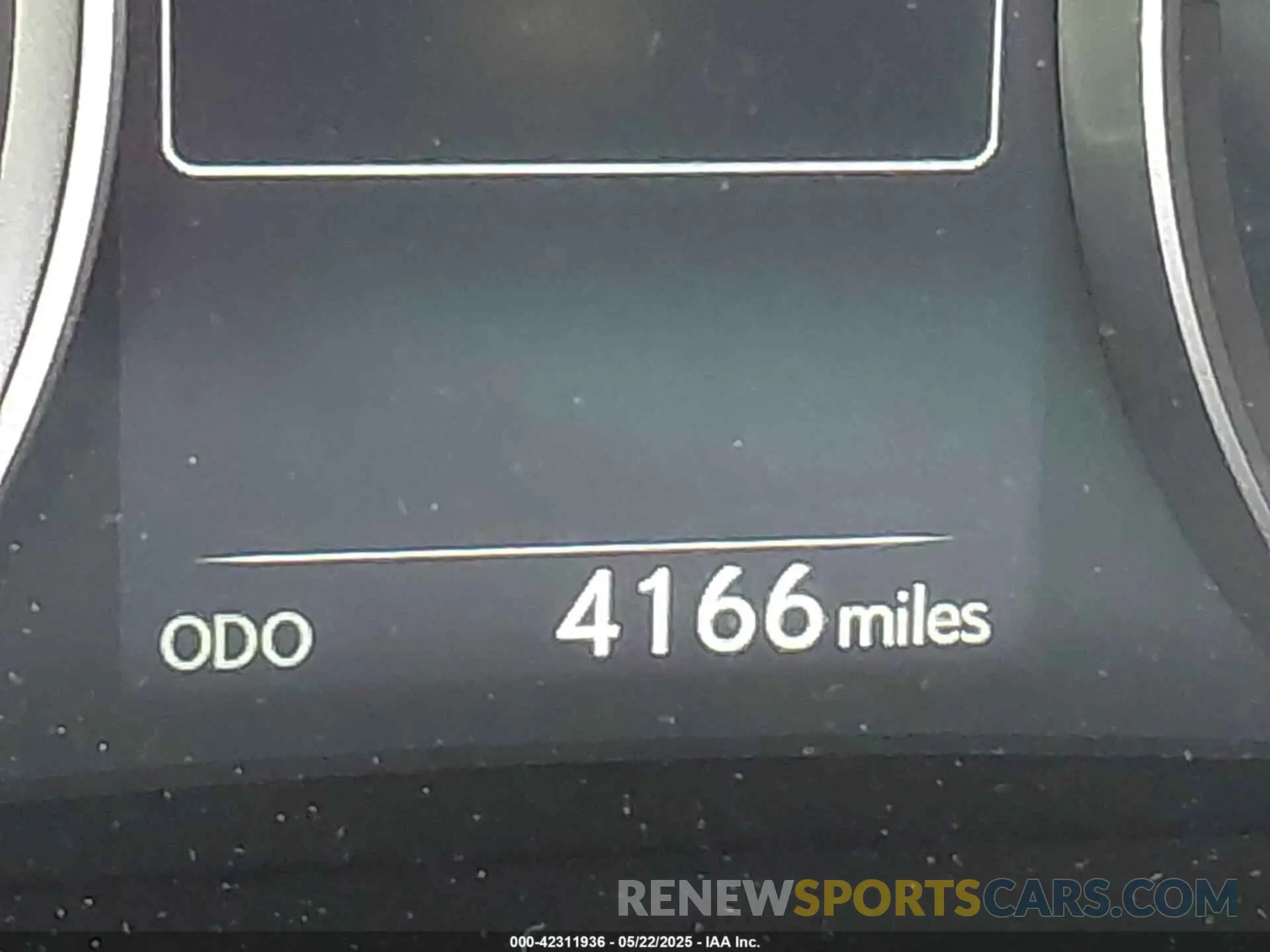 15 fotografías del automóvil dañado JTHBZ1B20R5080465 LEXUS IS 350 2024
