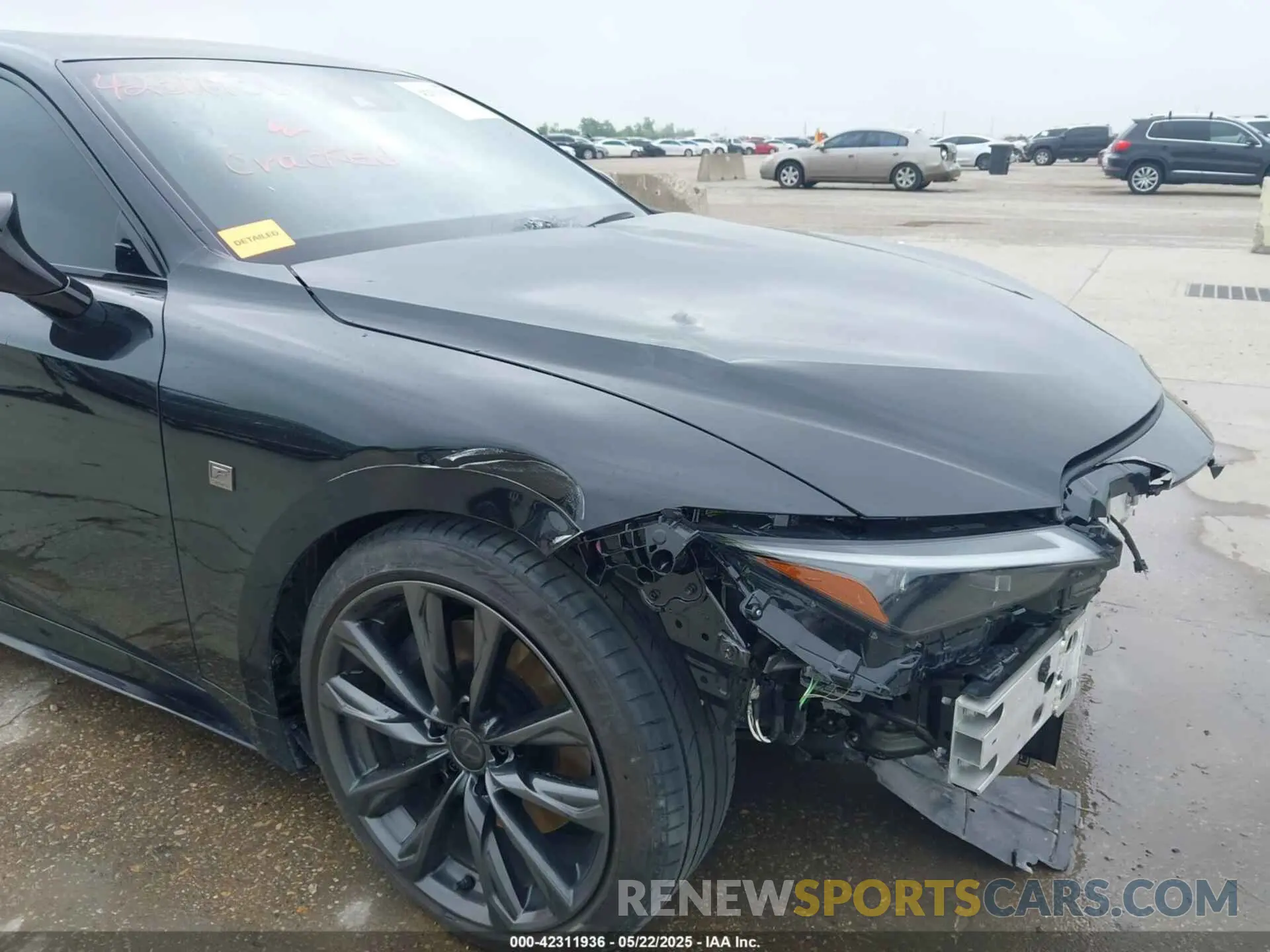19 fotografías del automóvil dañado JTHBZ1B20R5080465 LEXUS IS 350 2024