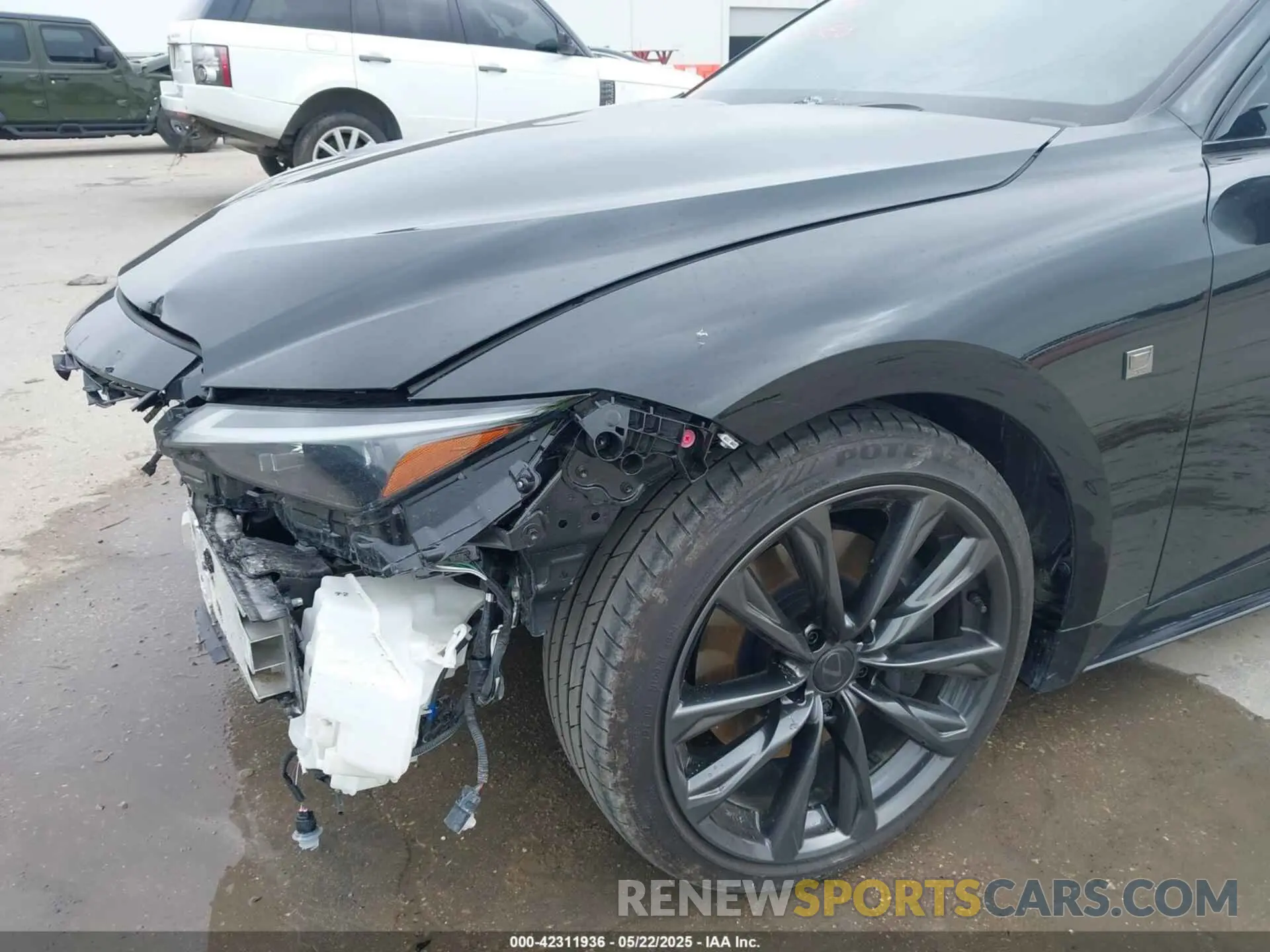 20 fotografías del automóvil dañado JTHBZ1B20R5080465 LEXUS IS 350 2024