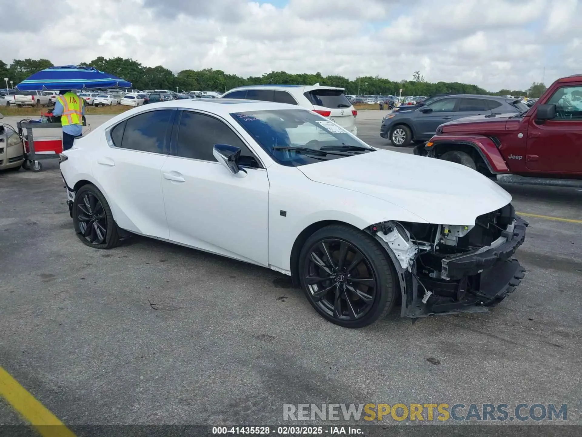 1 fotografías del automóvil dañado JTHBZ1B23R5080900 LEXUS IS 350 2024