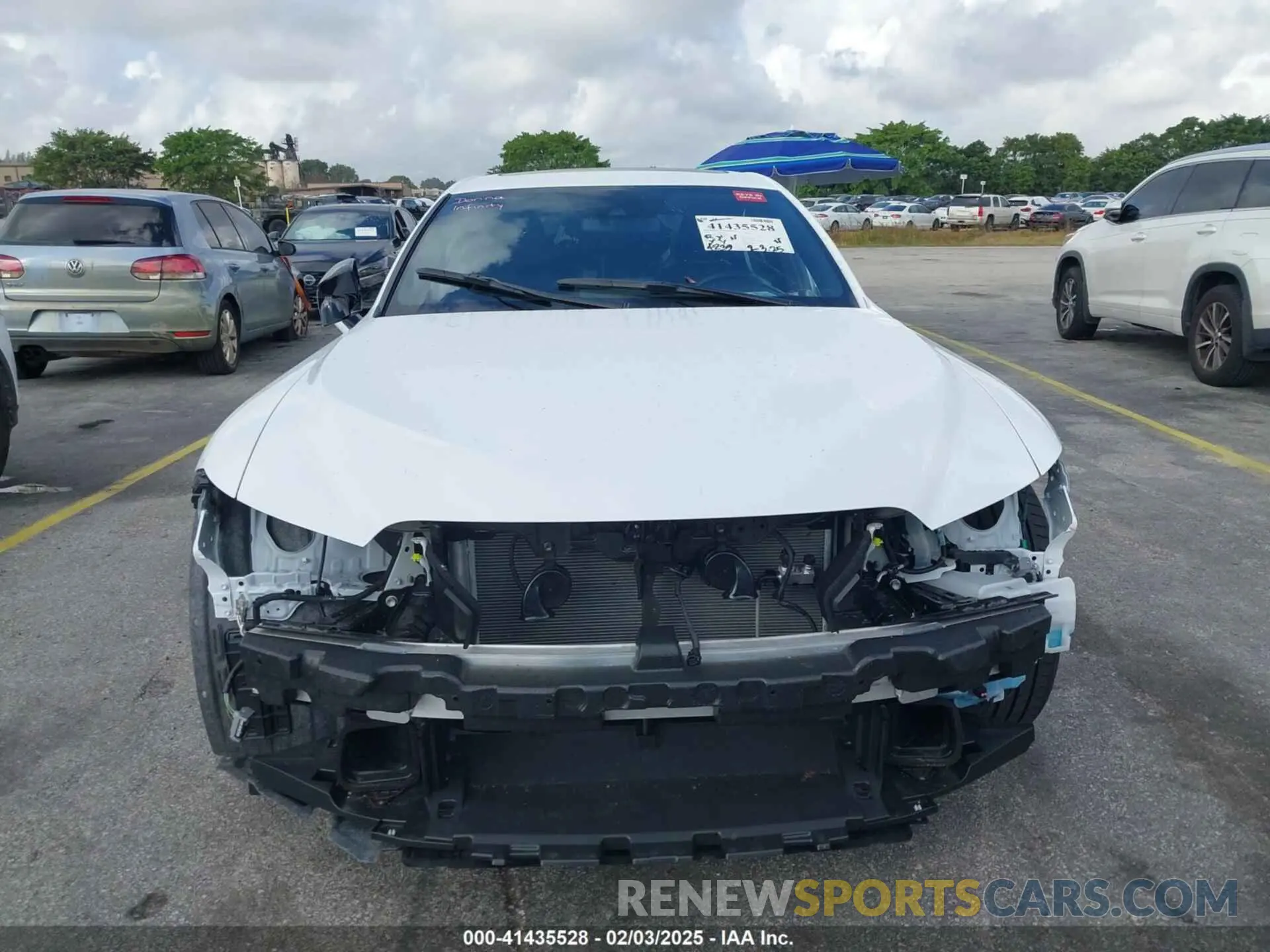 13 fotografías del automóvil dañado JTHBZ1B23R5080900 LEXUS IS 350 2024