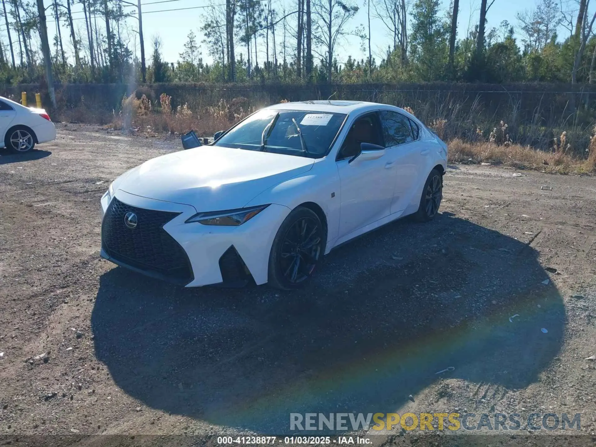 2 fotografías del automóvil dañado JTHBZ1B25R5075603 LEXUS IS 350 2024