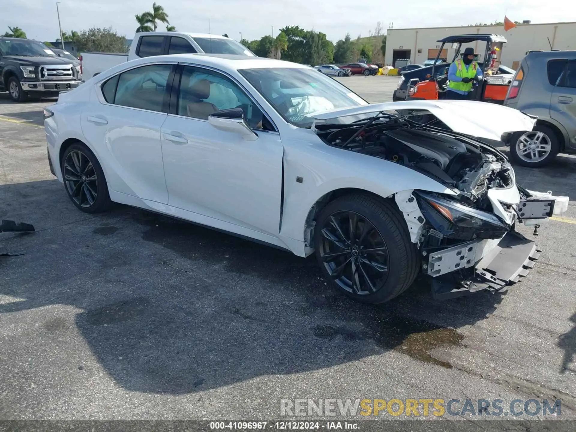1 fotografías del automóvil dañado JTHBZ1B25R5077030 LEXUS IS 350 2024
