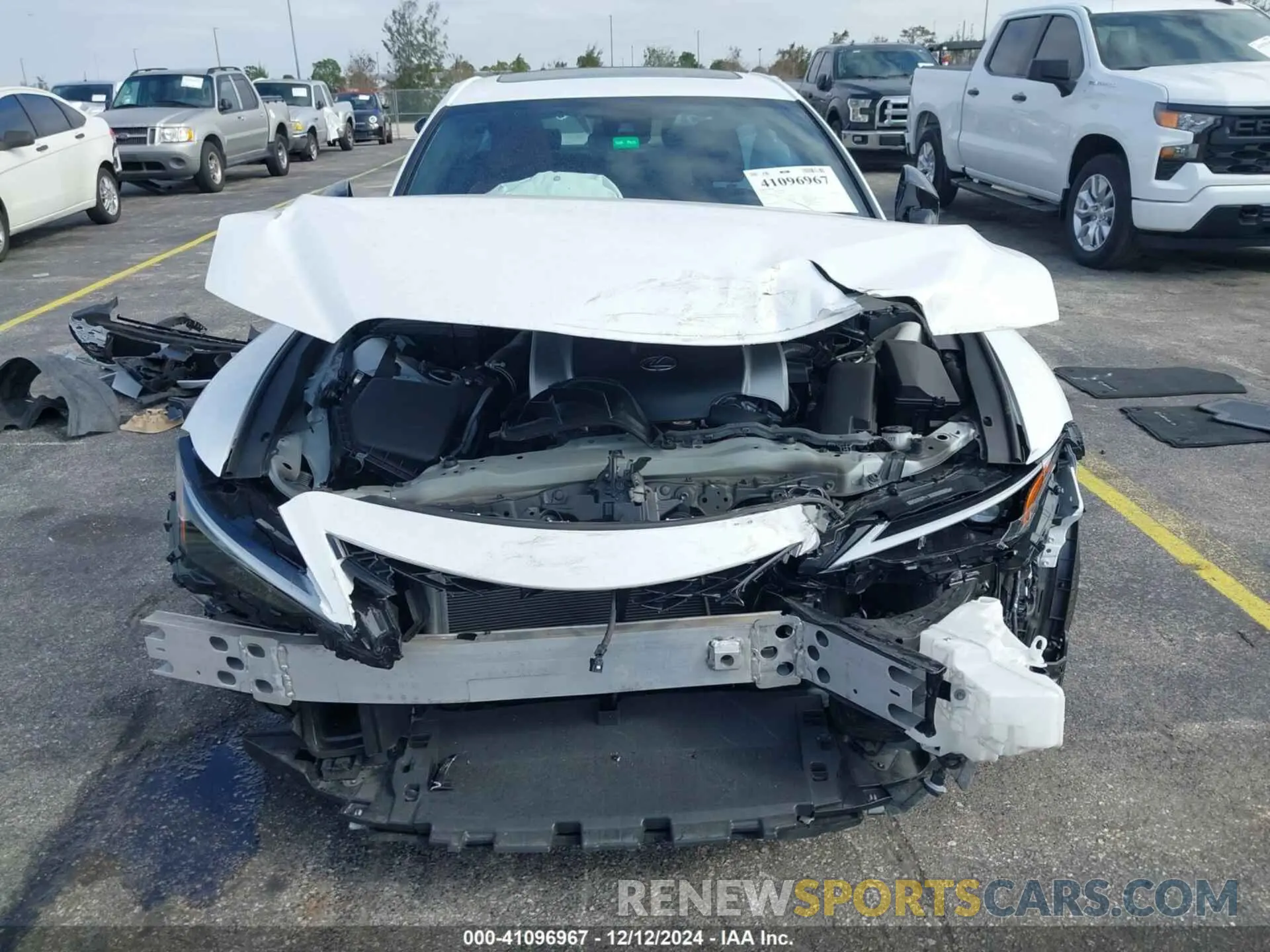 6 fotografías del automóvil dañado JTHBZ1B25R5077030 LEXUS IS 350 2024
