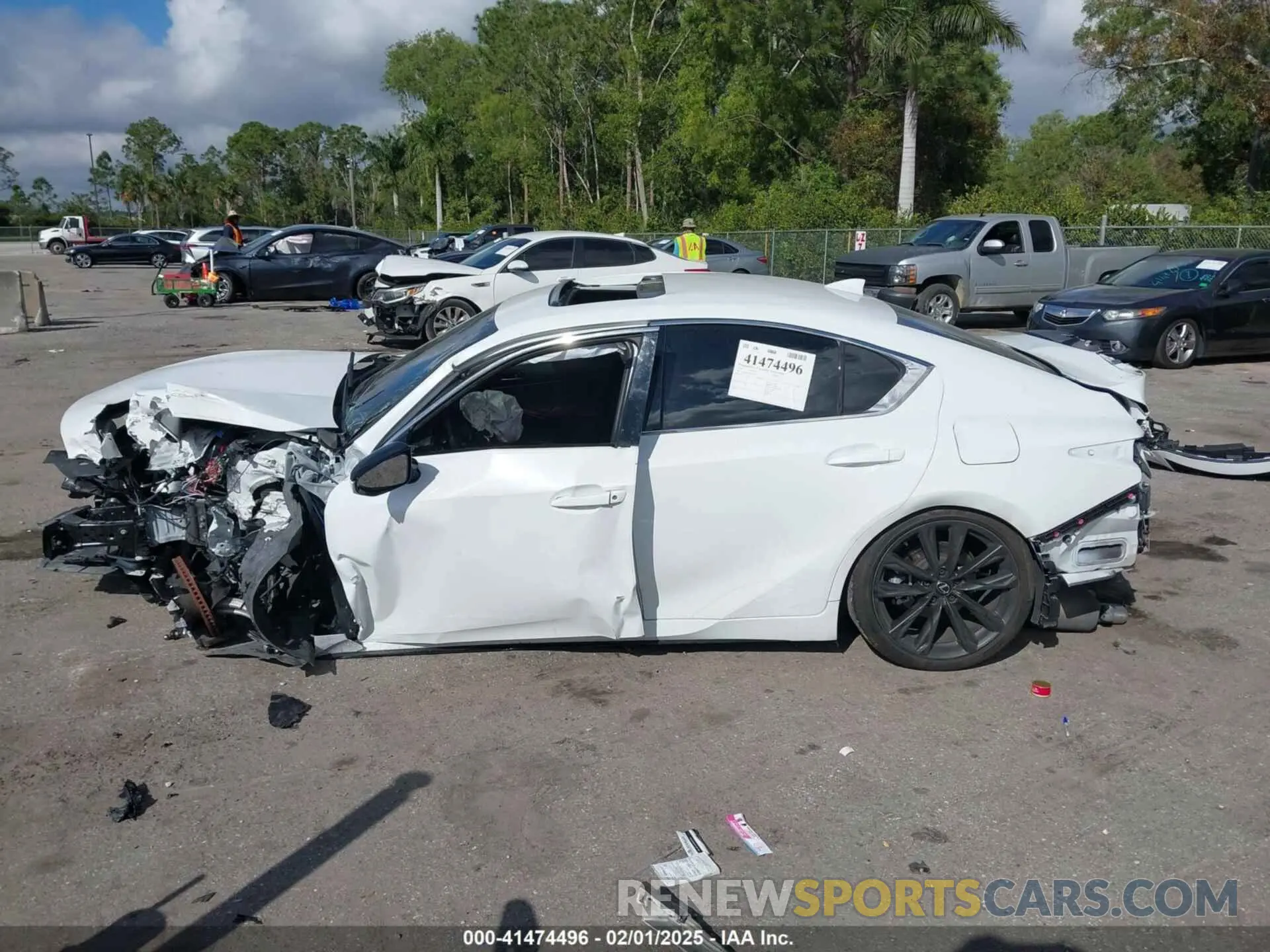 13 fotografías del automóvil dañado JTHBZ1B25R5079117 LEXUS IS 350 2024