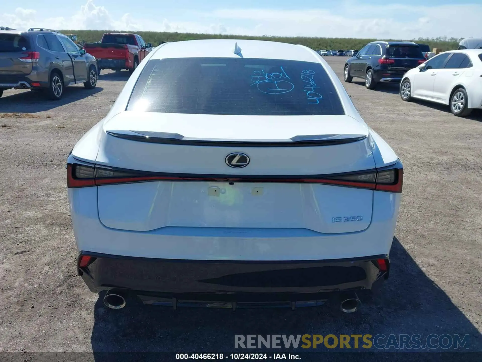 16 fotografías del automóvil dañado JTHBZ1B27R5078518 LEXUS IS 350 2024