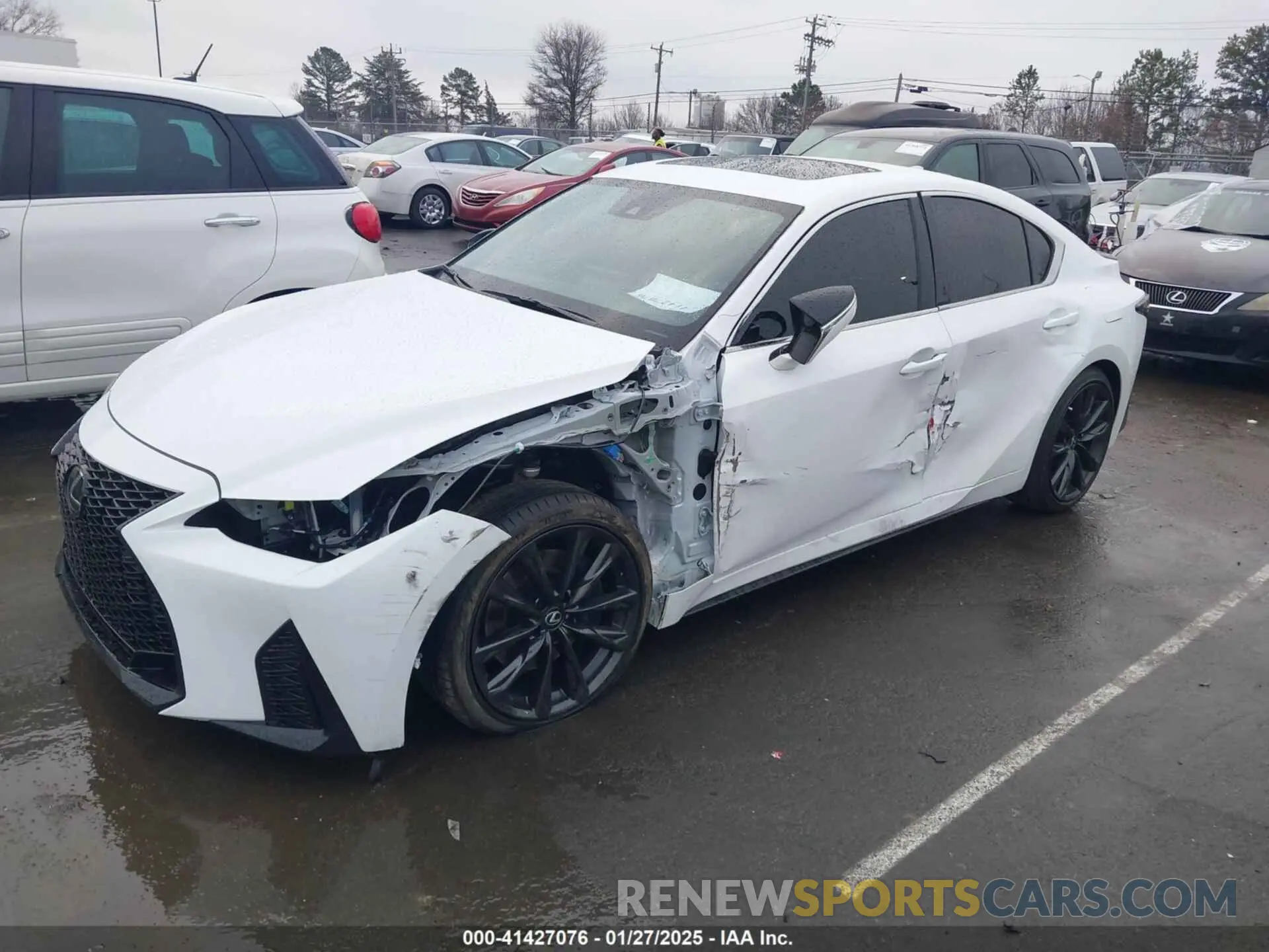 2 fotografías del automóvil dañado JTHBZ1B27R5081998 LEXUS IS 350 2024
