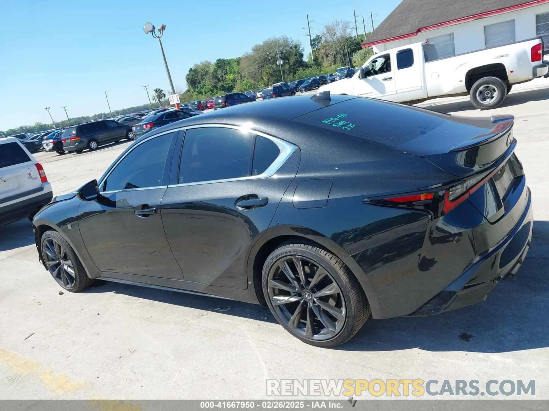 15 fotografías del automóvil dañado JTHBZ1B29R5078438 LEXUS IS 350 2024