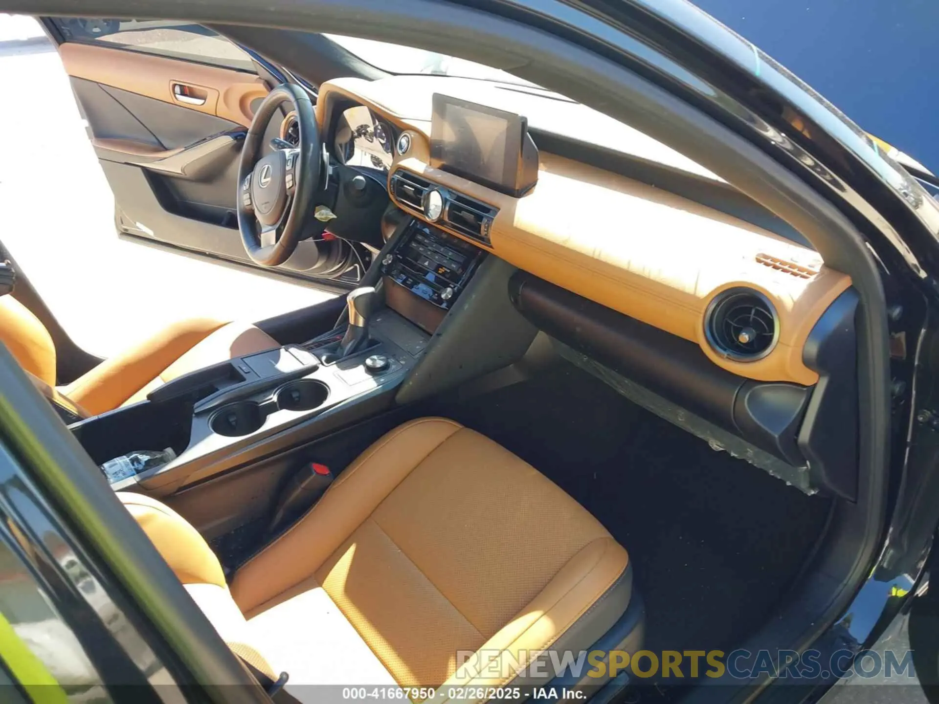 5 fotografías del automóvil dañado JTHBZ1B29R5078438 LEXUS IS 350 2024