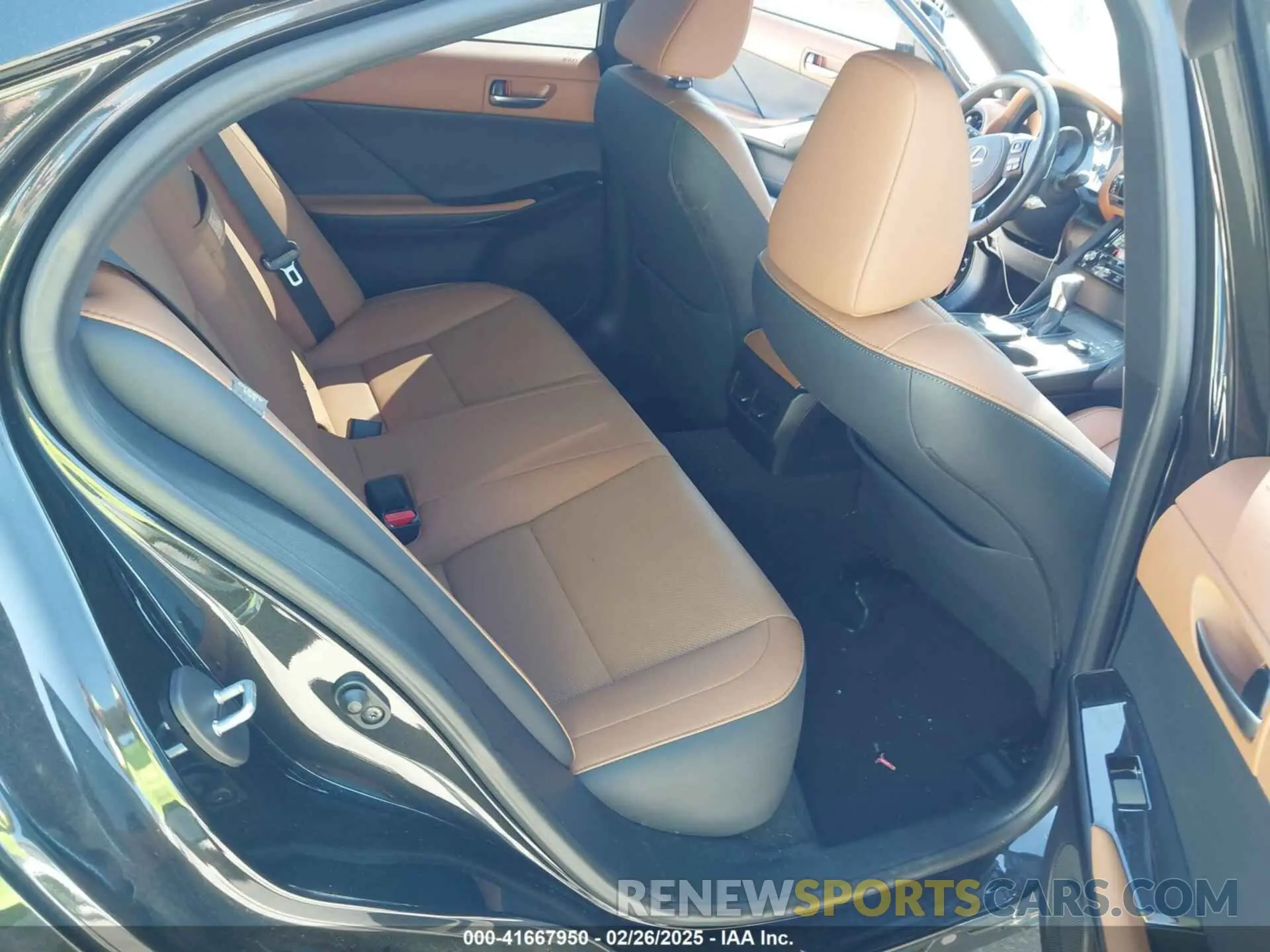 8 fotografías del automóvil dañado JTHBZ1B29R5078438 LEXUS IS 350 2024