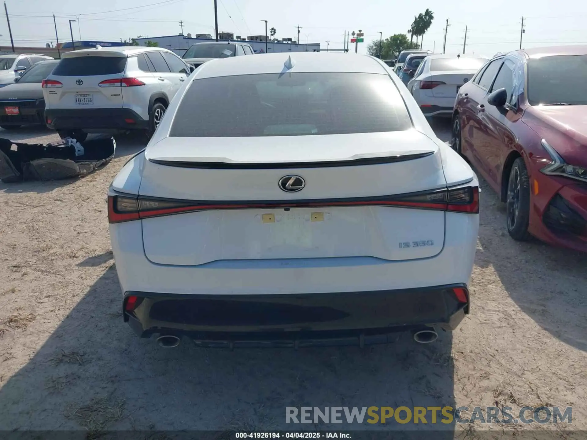 17 fotografías del automóvil dañado JTHBZ1B29R5080531 LEXUS IS 350 2024