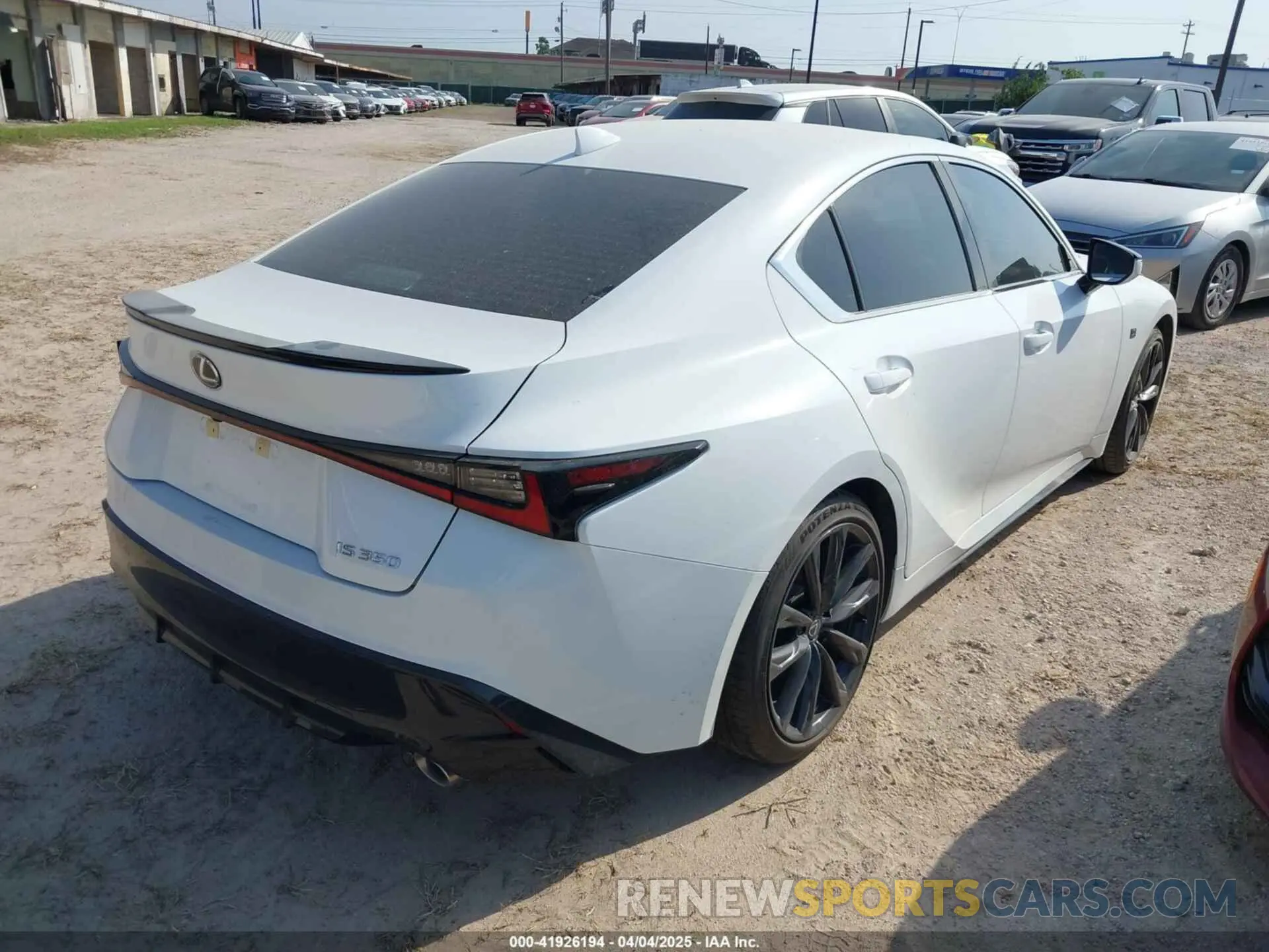 4 fotografías del automóvil dañado JTHBZ1B29R5080531 LEXUS IS 350 2024