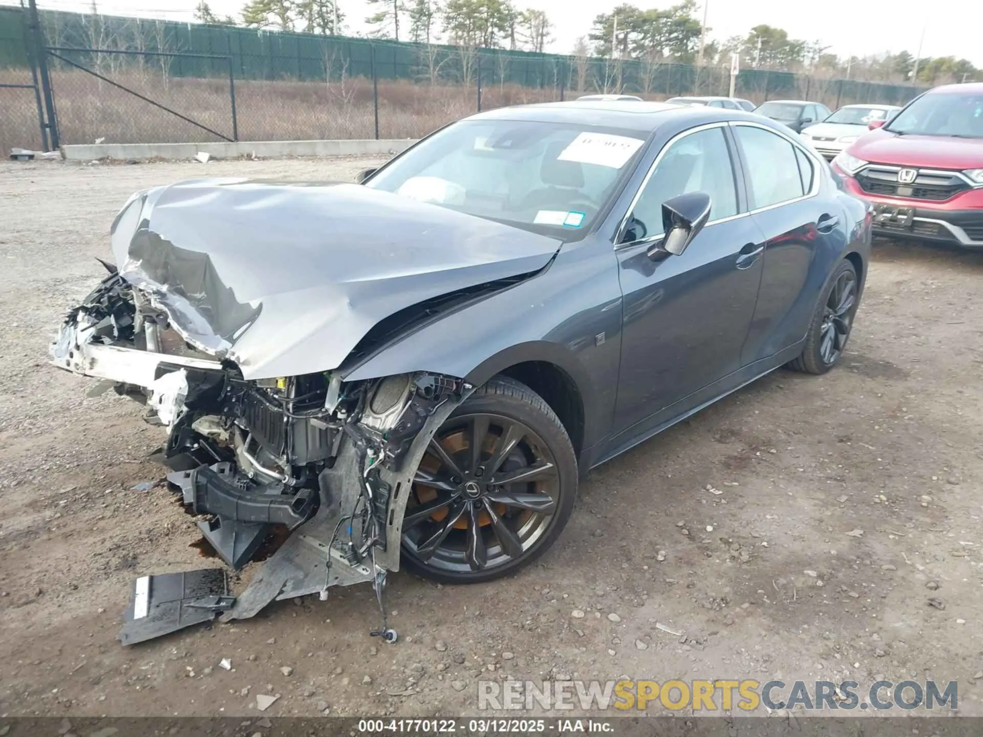 2 fotografías del automóvil dañado JTHBZ1E24R5035556 LEXUS IS 350 2024
