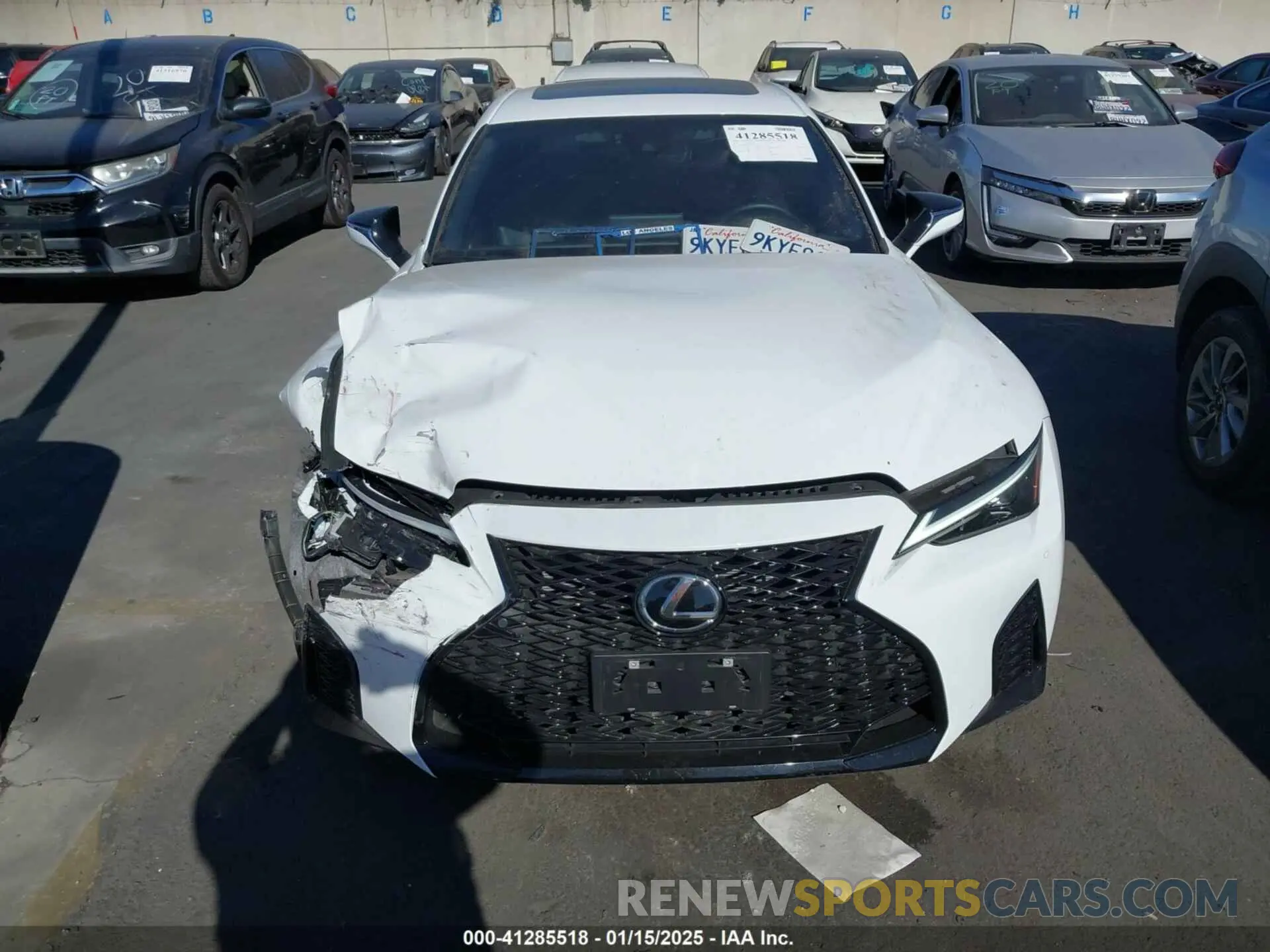 13 fotografías del automóvil dañado JTHGZ1B21R5073952 LEXUS IS 350 2024