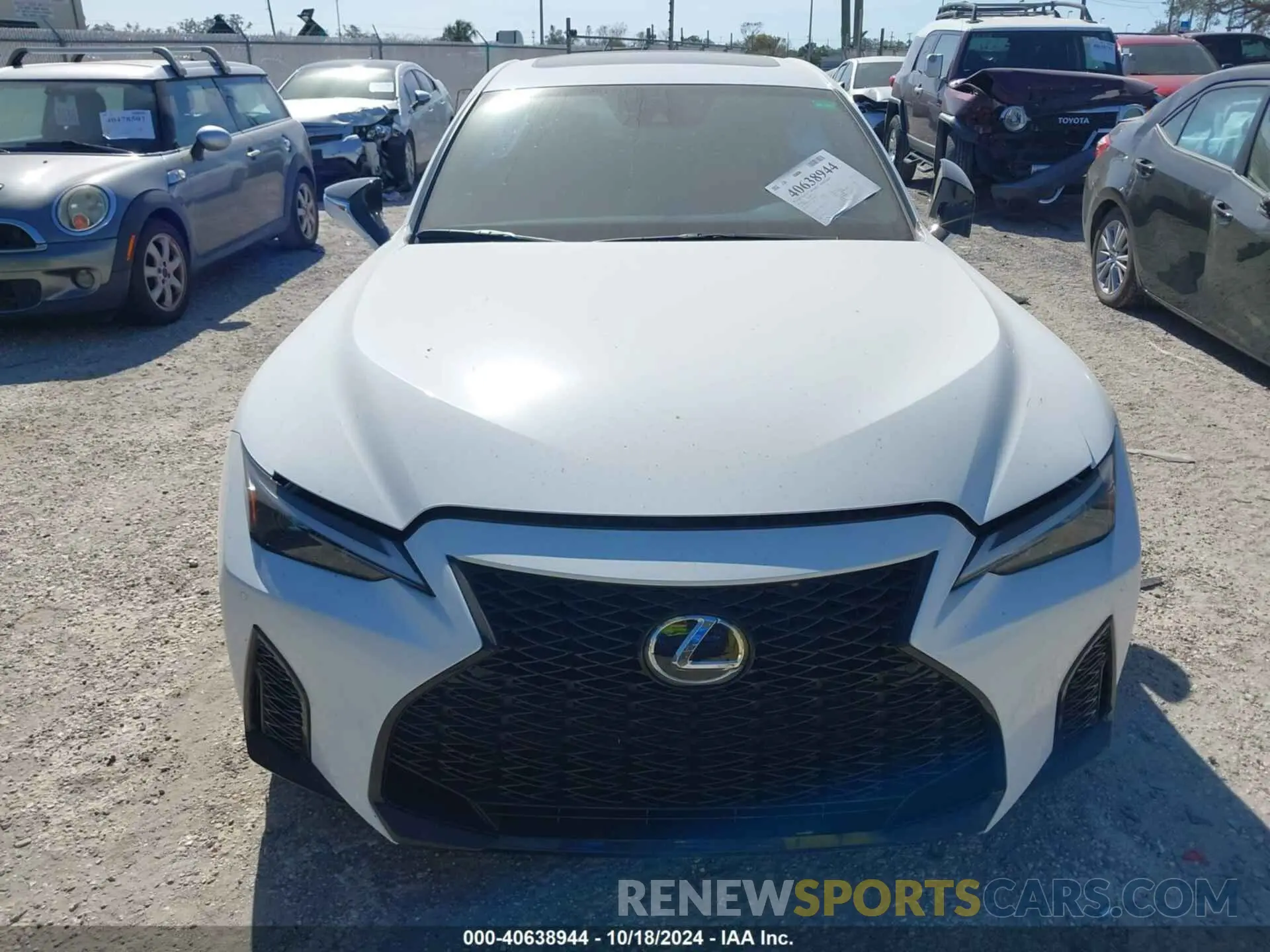 12 fotografías del automóvil dañado JTHGZ1B21R5078858 LEXUS IS 350 2024