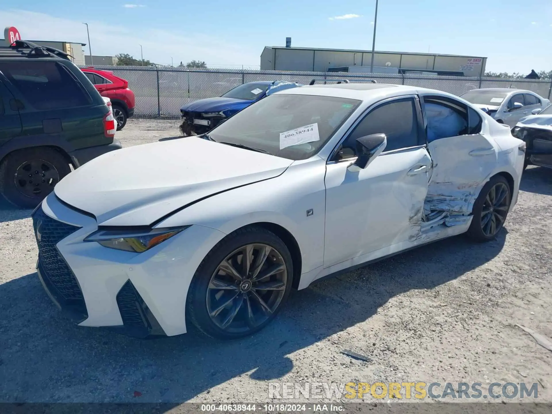 2 fotografías del automóvil dañado JTHGZ1B21R5078858 LEXUS IS 350 2024